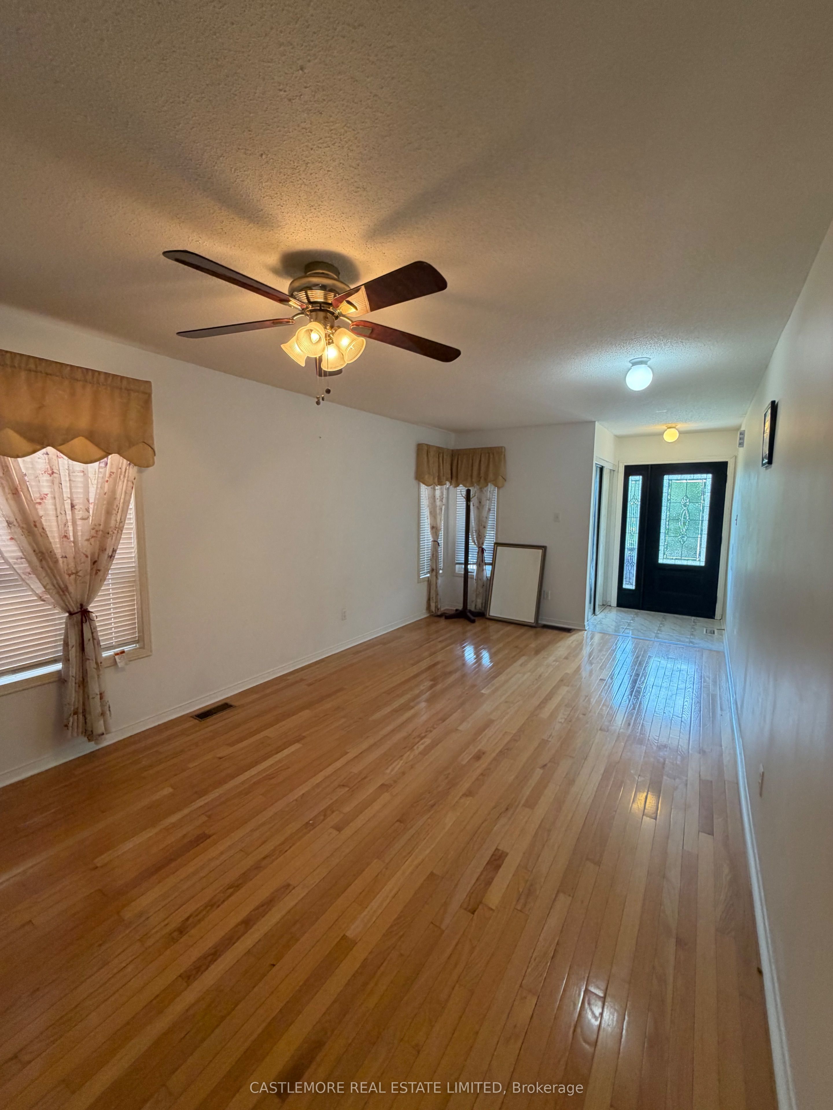 127 Brisdale Drive, Brampton, ON L7A 2H2 photo 3