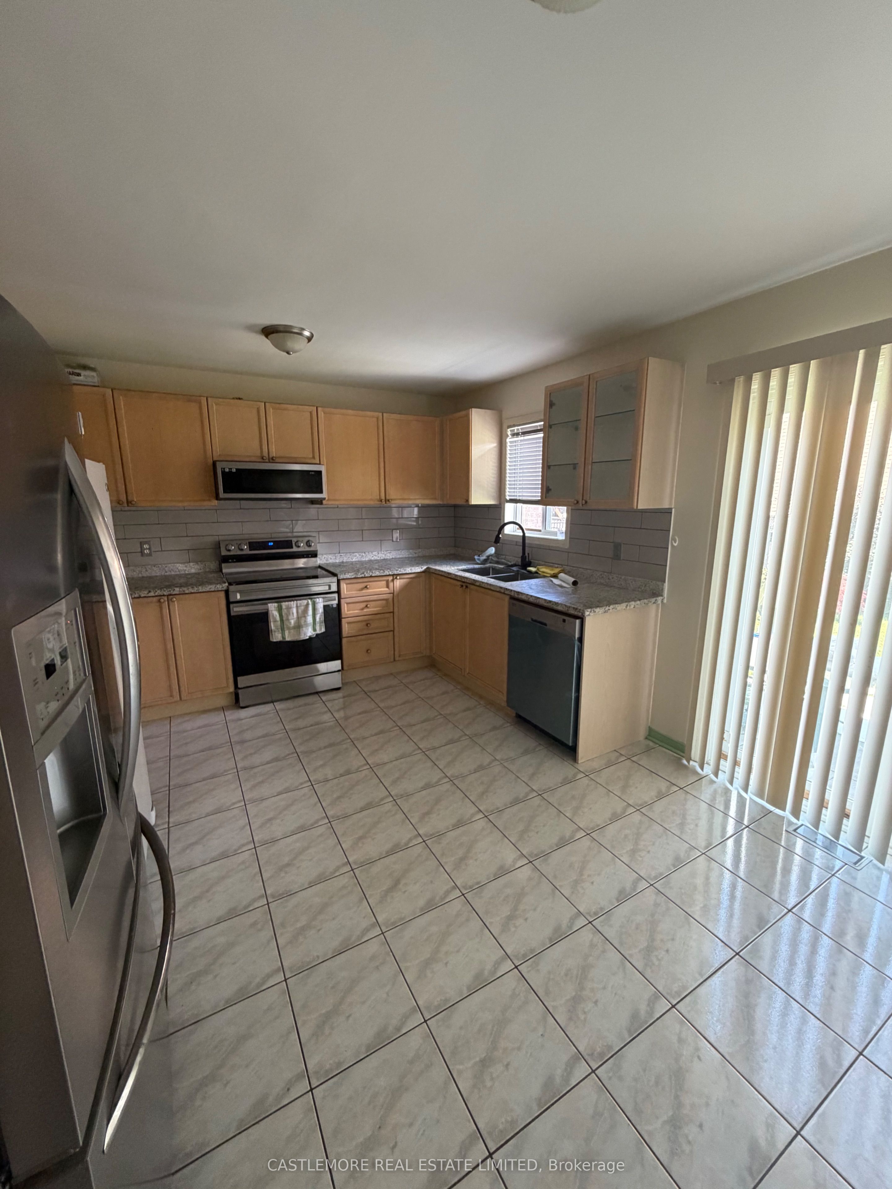 127 Brisdale Drive, Brampton, ON L7A 2H2 photo 4