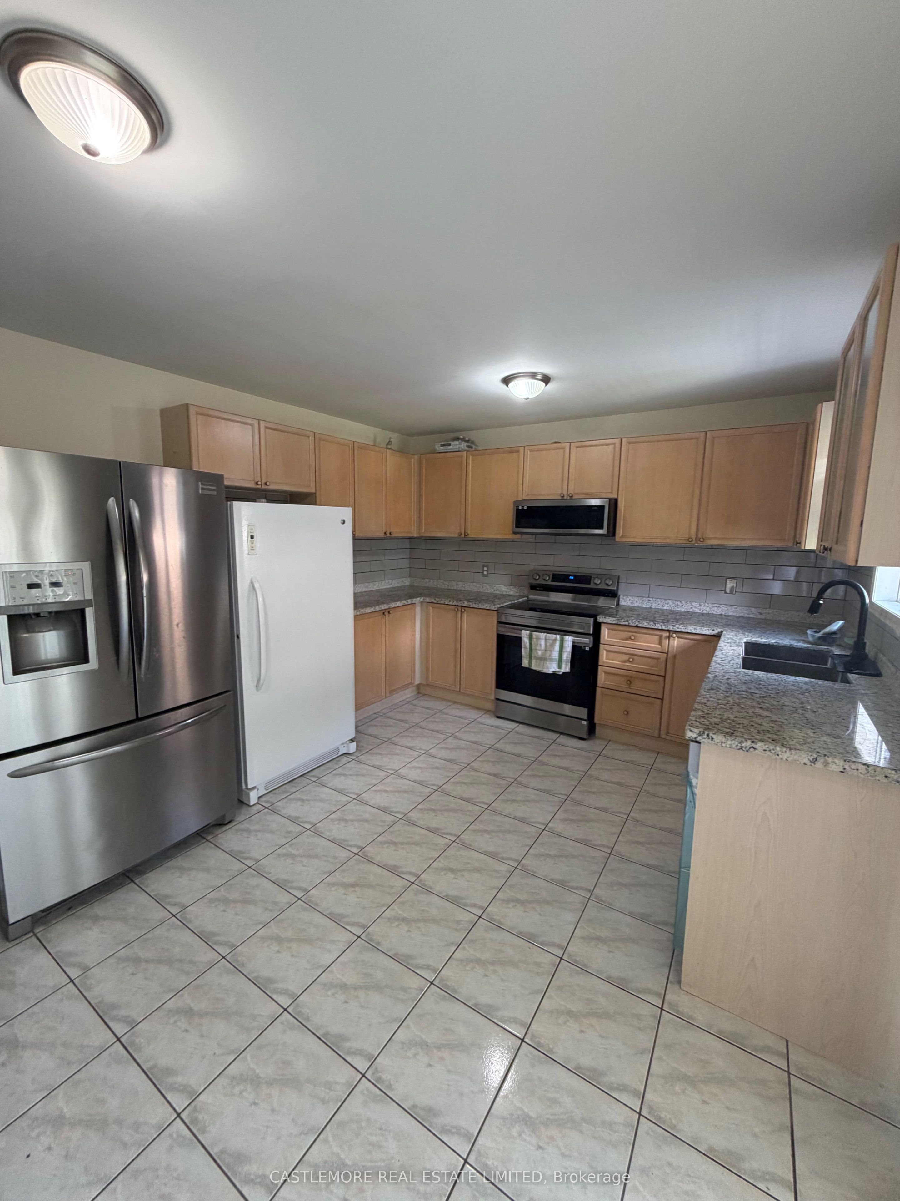 127 Brisdale Drive, Brampton, ON L7A 2H2 photo 5
