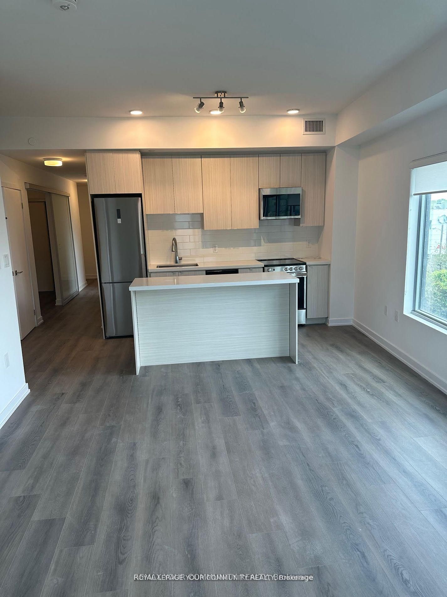 2433 Dufferin Street 313, Toronto, ON M6E 0B4