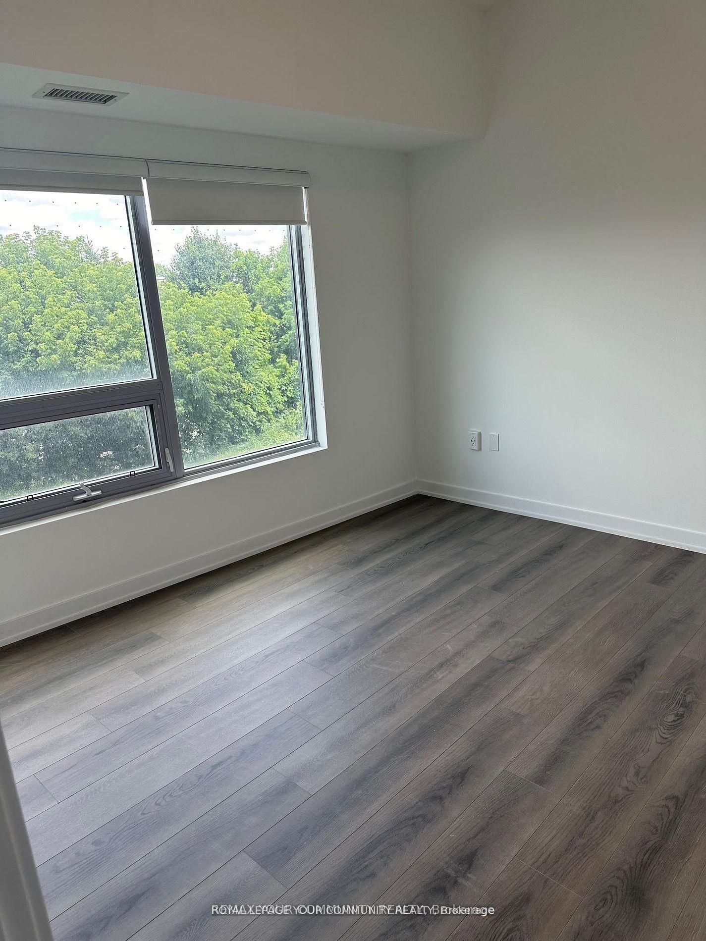 2433 Dufferin Street 313, Toronto, ON M6E 0B4 photo 5