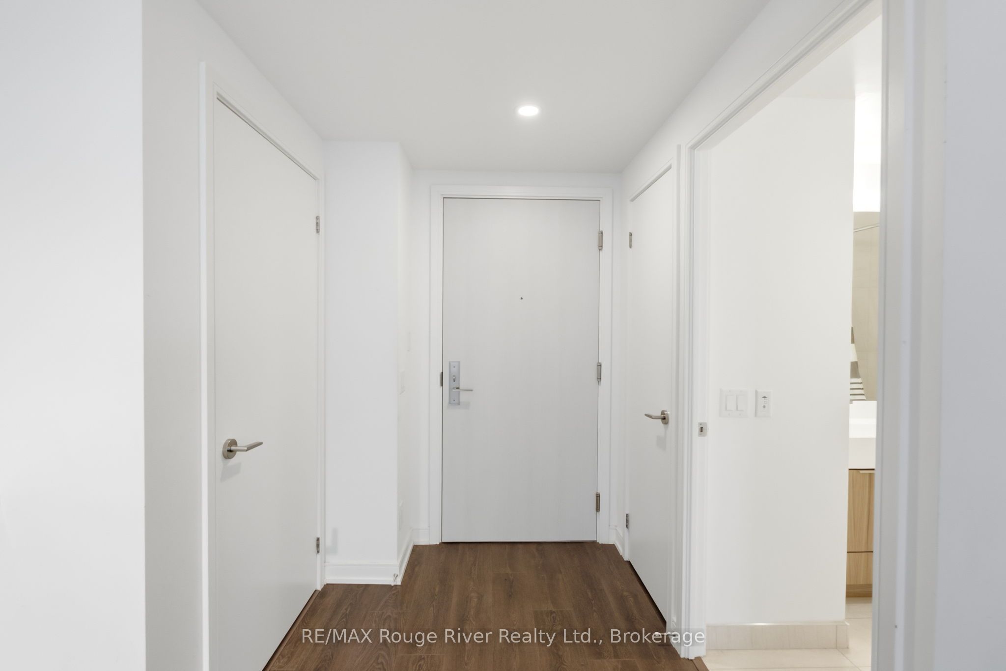 30 Samuel Wood Way 1005, Toronto, ON M9B 0C9 photo 3