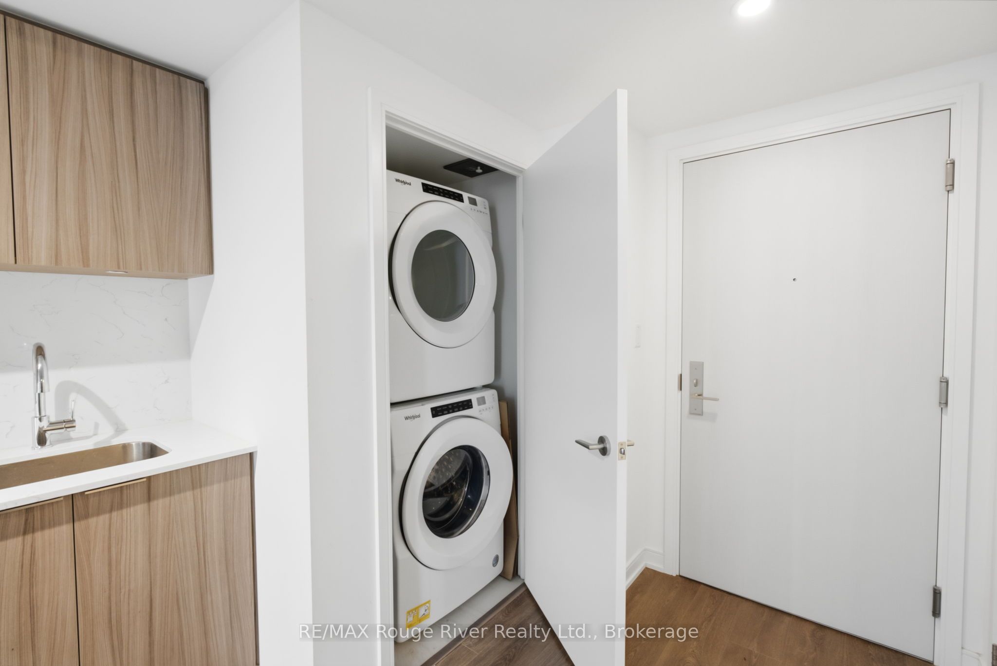 30 Samuel Wood Way 1005, Toronto, ON M9B 0C9 photo 4