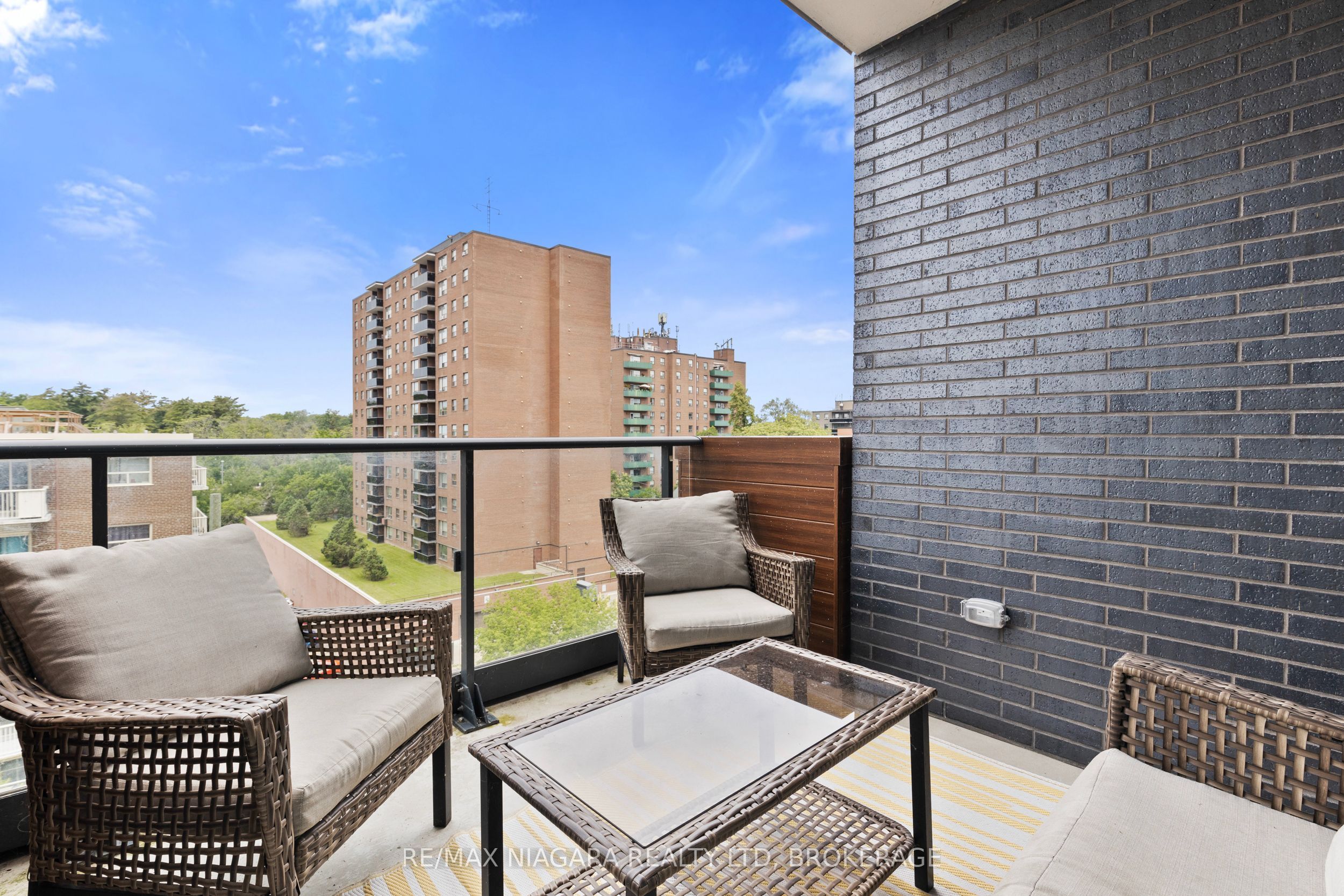 21 Park Street E 717, Mississauga, ON L5G 1L7 photo 5
