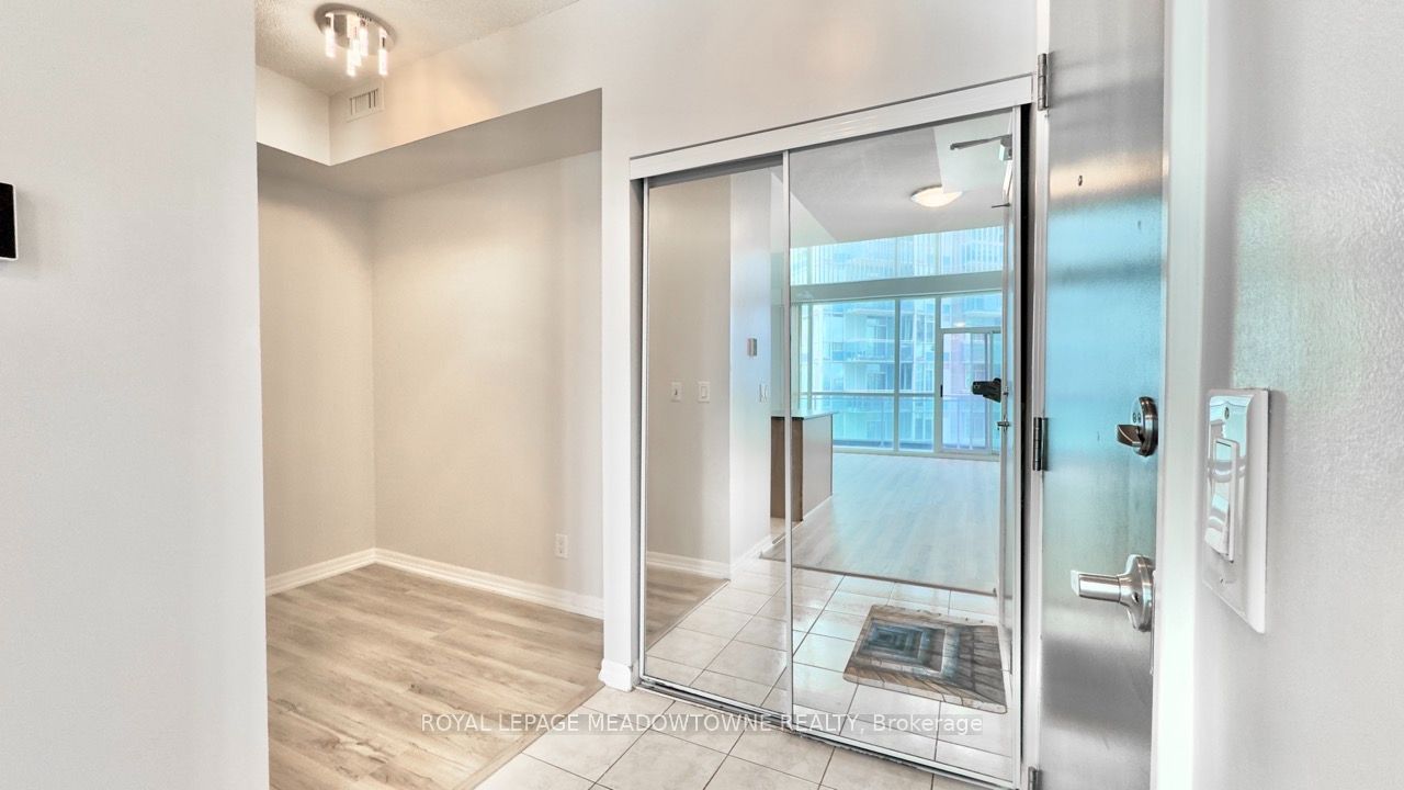 223 Webb Drive 2114, Mississauga, ON L5B 0E8 photo 4