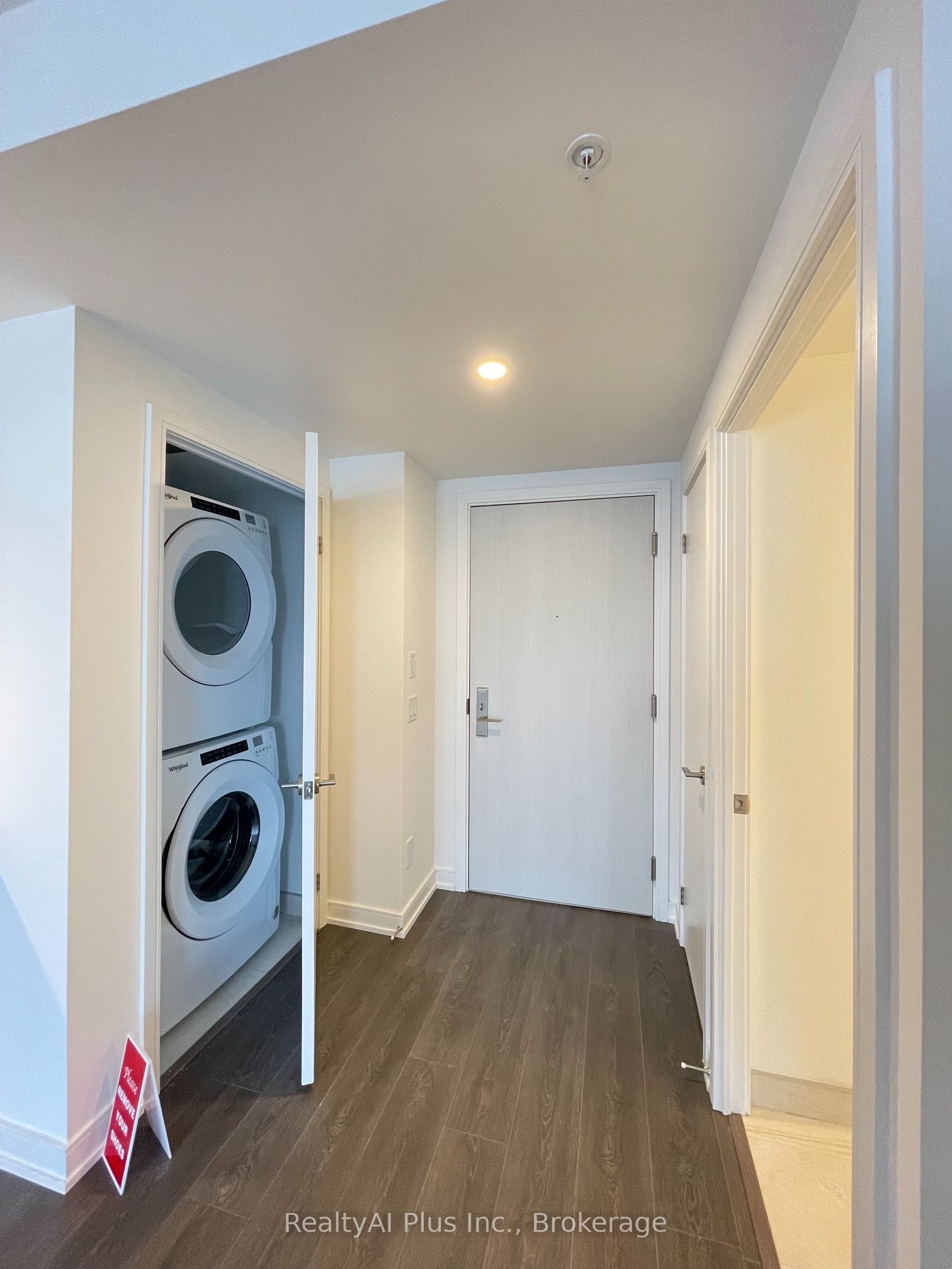 30 Samuel Wood Way 2405, Toronto, ON M9B 6K4 photo 3