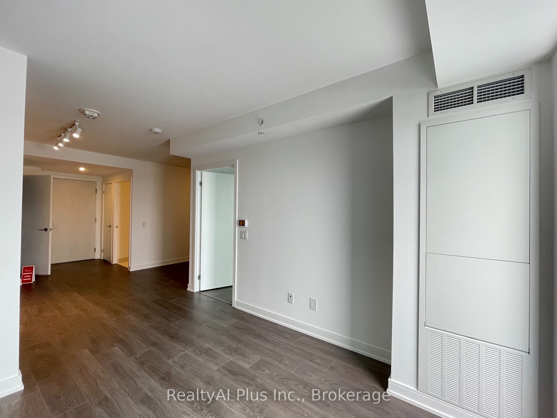 30 Samuel Wood Way 2405, Toronto, ON M9B 6K4 photo 5