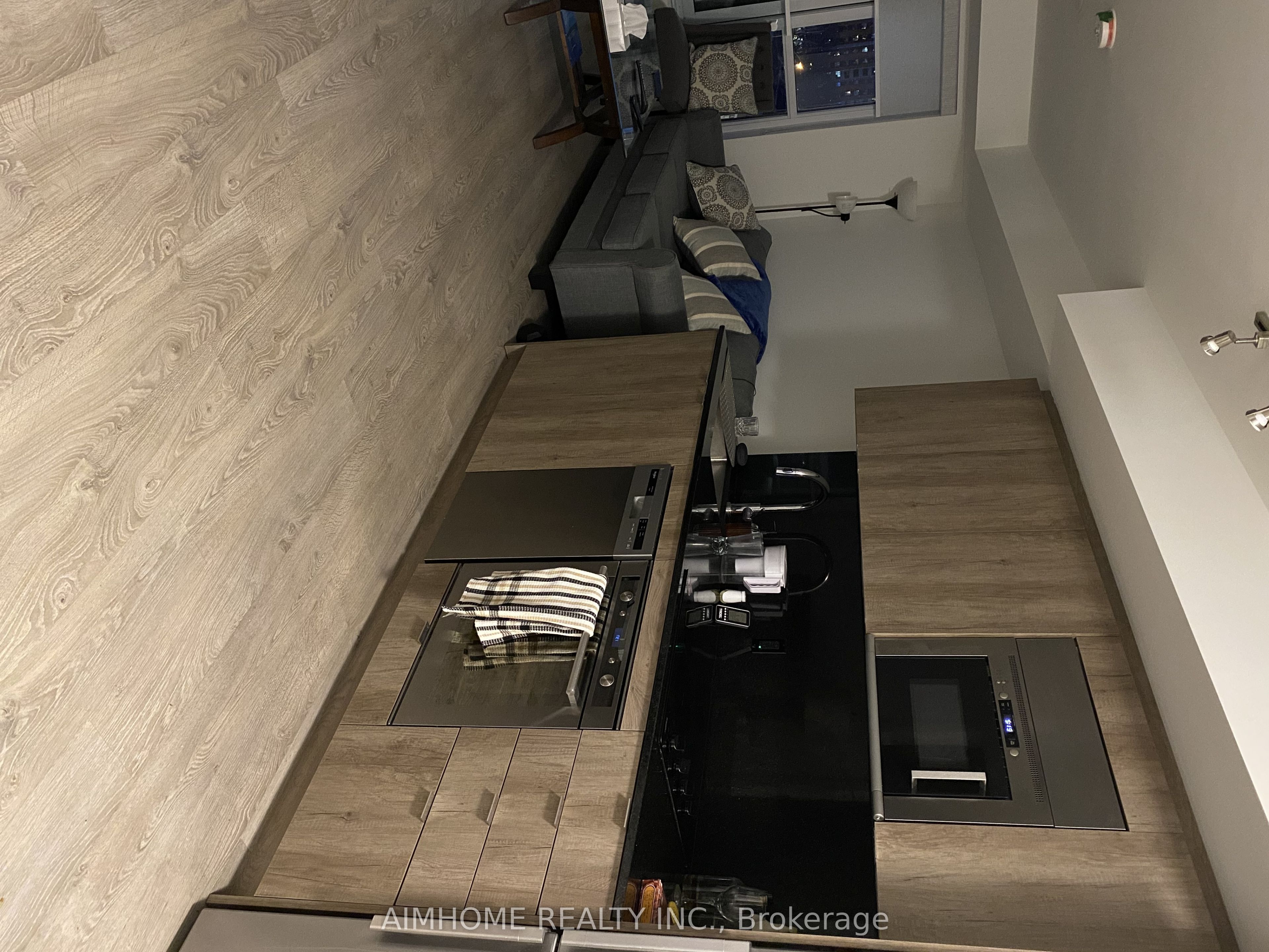 5 Mabelle Avenue 432, Toronto, ON M9A 0C8