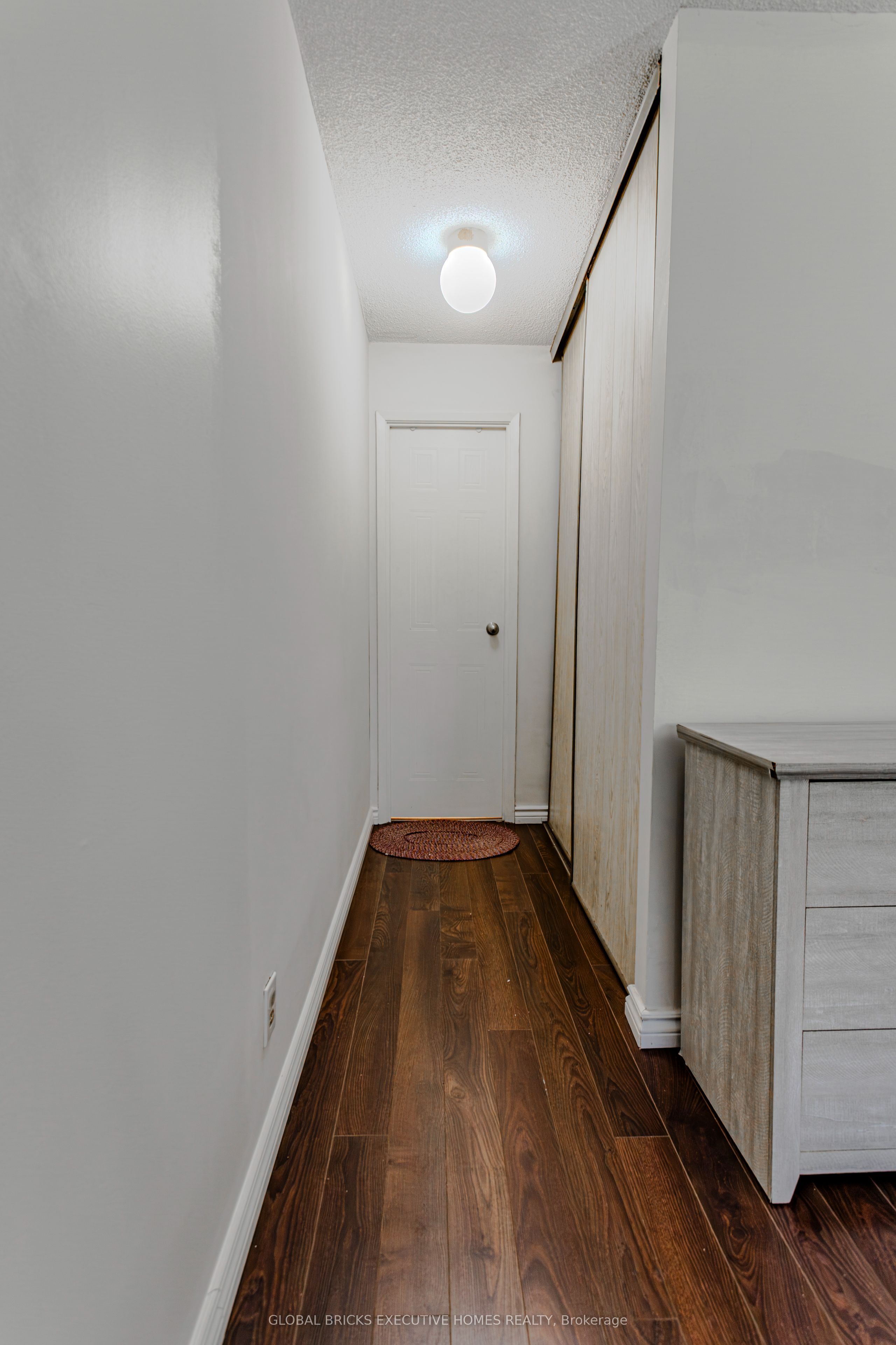 1275 Cornerbrook Place 102, Mississauga, ON L5C 3J3 photo 5