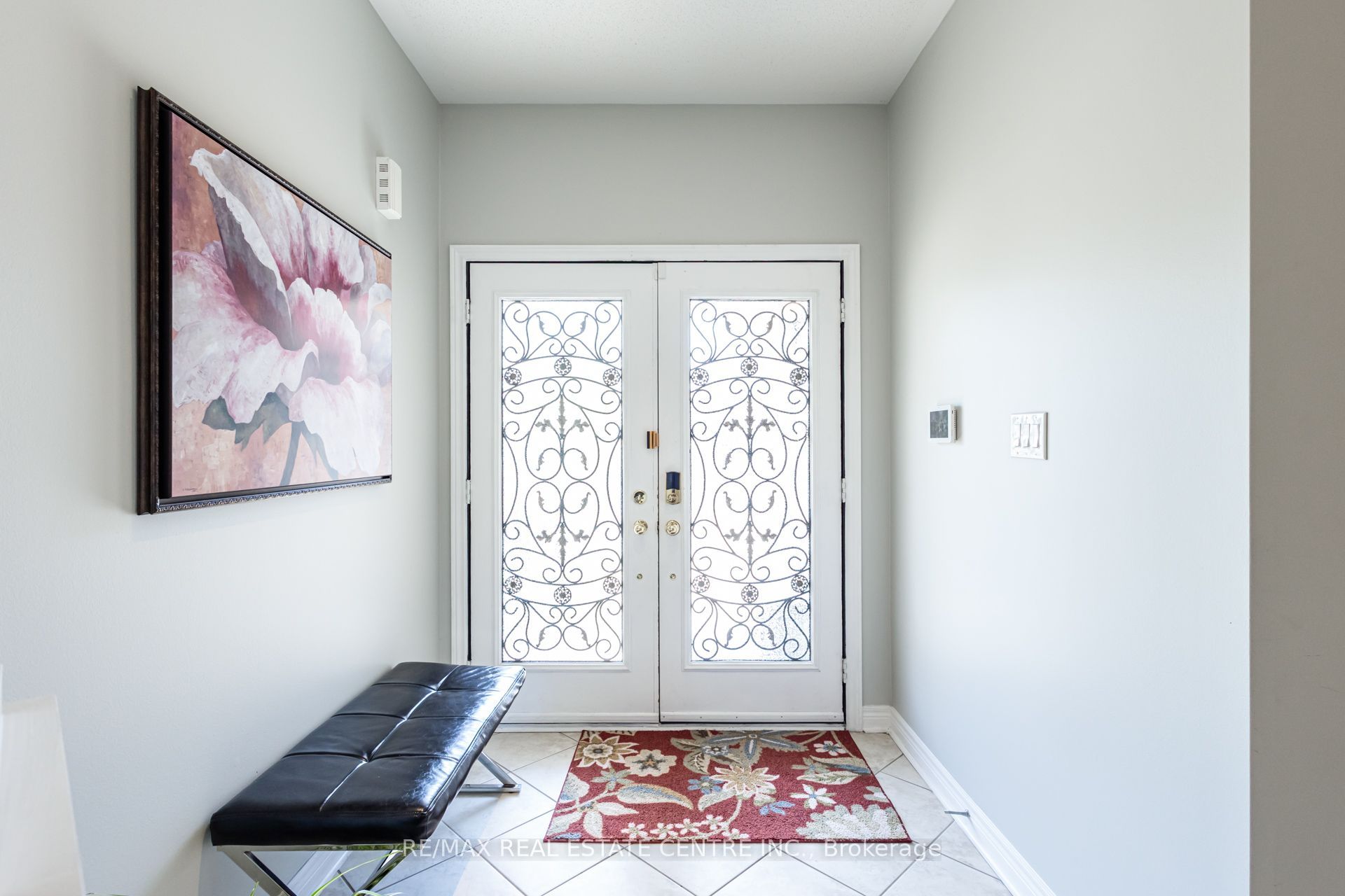 5588 Doctor Peddle Crescent, Mississauga, ON L5M 0K6 photo 4