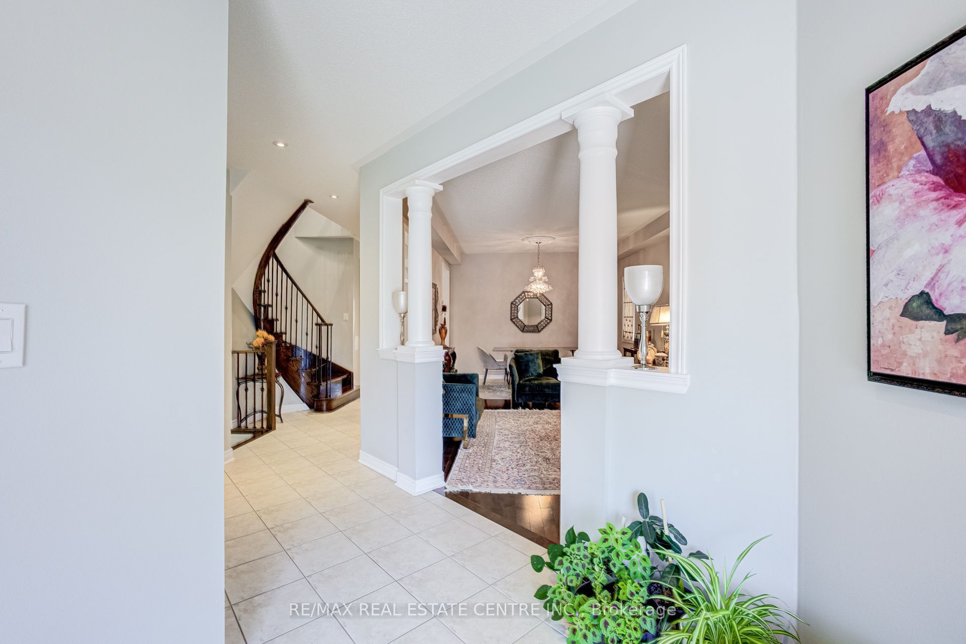 5588 Doctor Peddle Crescent, Mississauga, ON L5M 0K6 photo 5