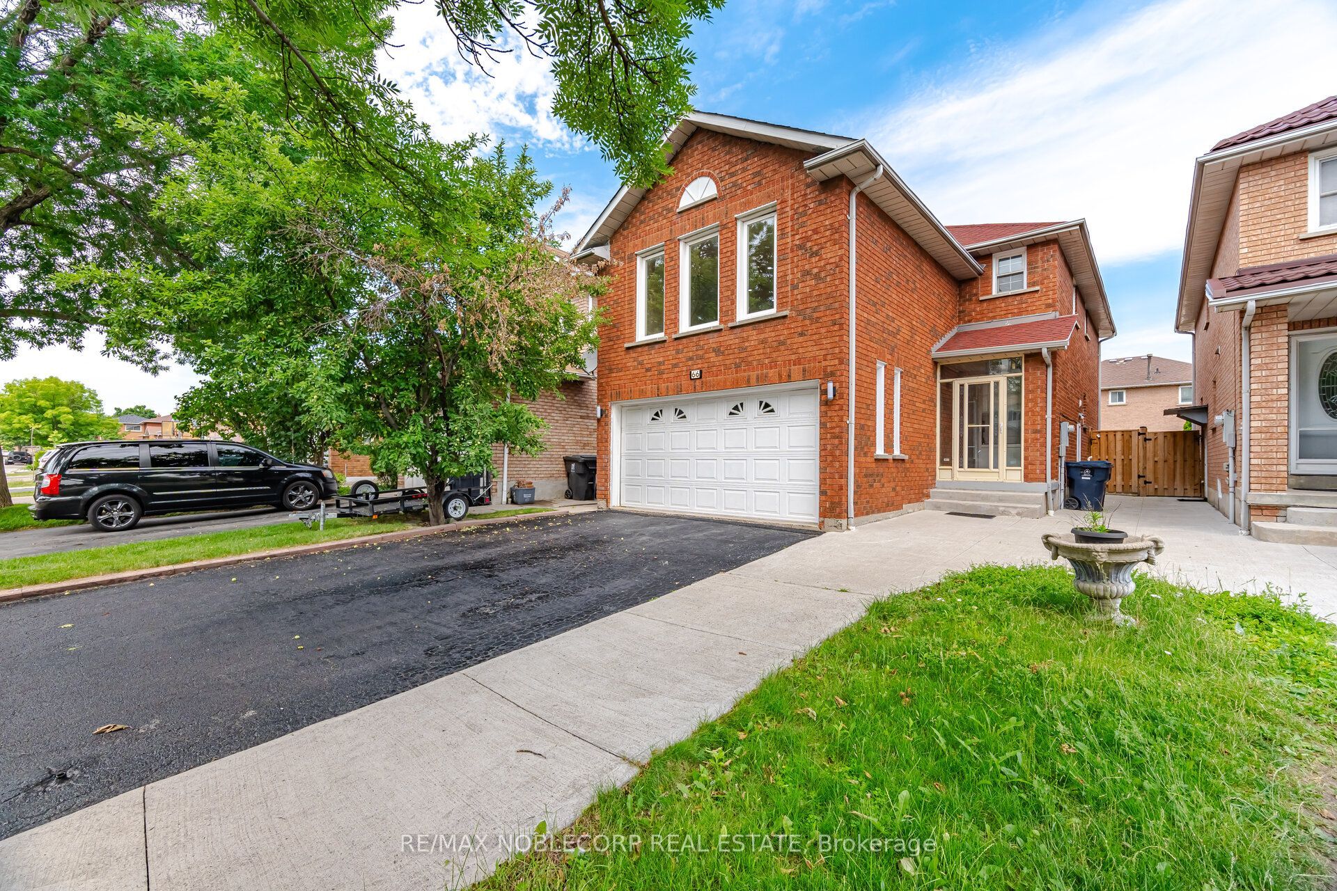 66 Cinrickbar Drive, Toronto, ON M9W 6X3 photo 2