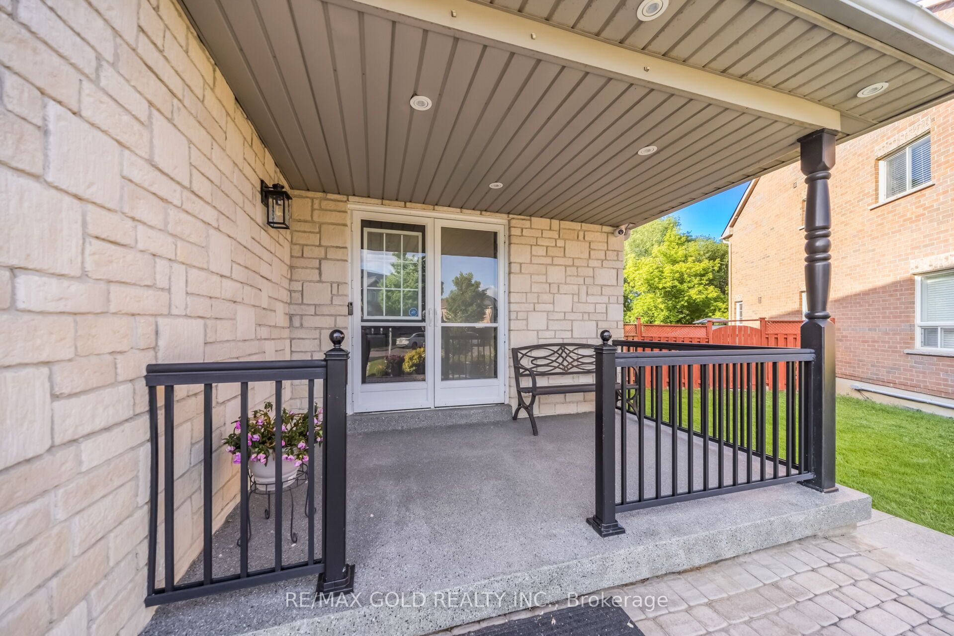 74 Avalanche Crescent, Brampton, ON L6P 1L8 photo 4