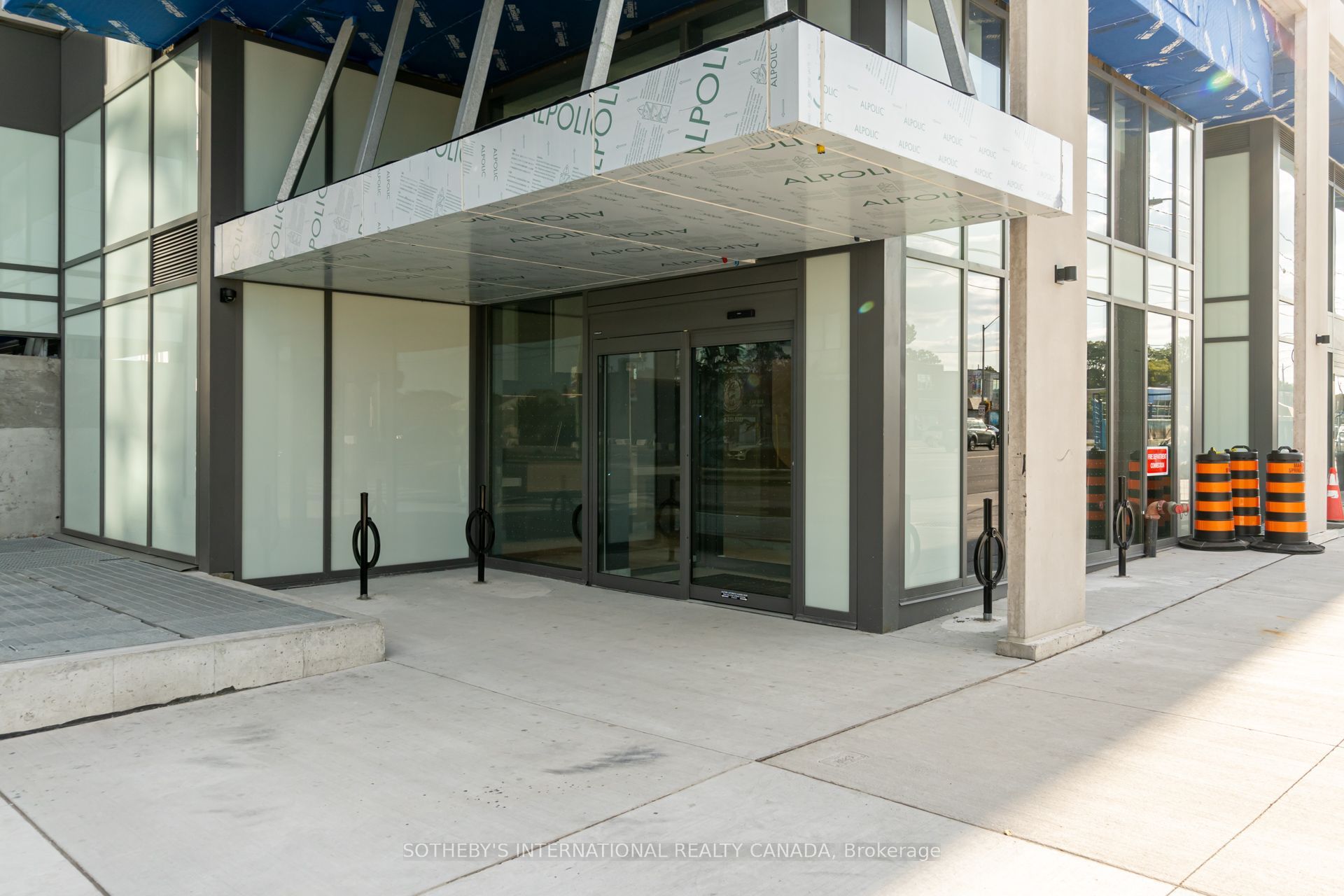 1195 The Queensway Avenue 803, Toronto, ON M8Z 1R6 photo 3