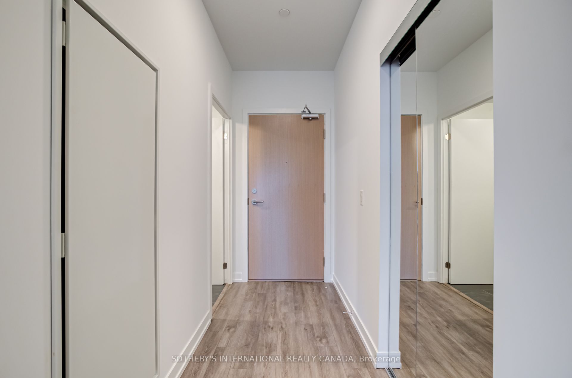 1195 The Queensway Avenue 803, Toronto, ON M8Z 1R6 photo 4