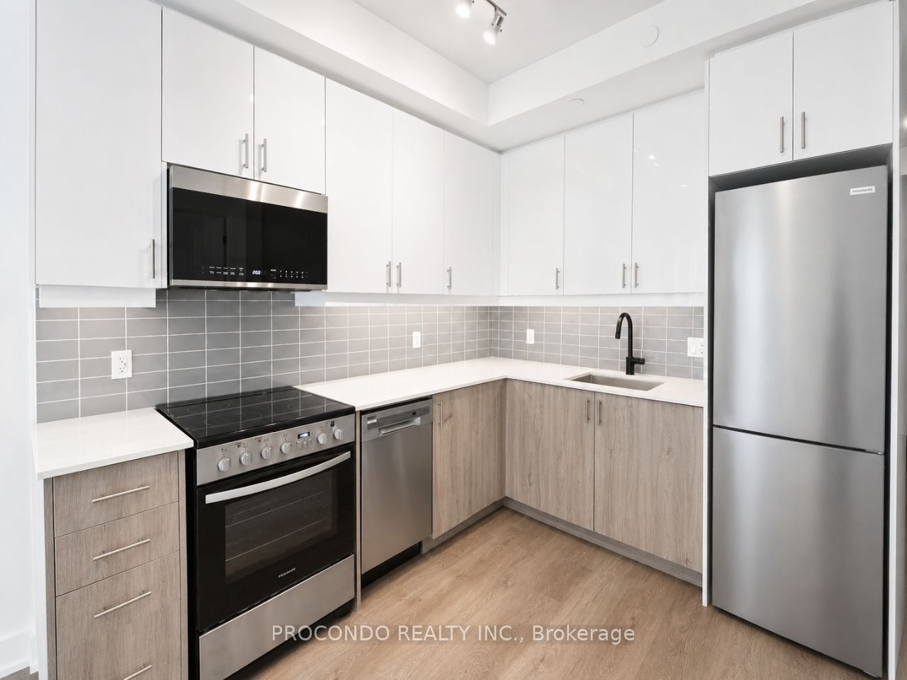 2343 KHALSA Gate 235, Oakville, ON L6M 5R6 photo 2