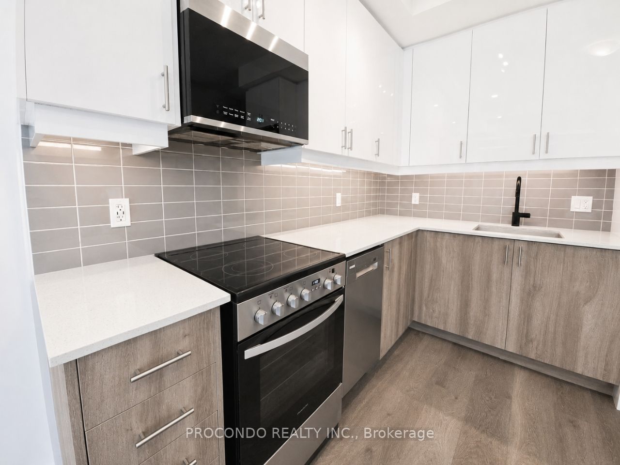 2343 KHALSA Gate 235, Oakville, ON L6M 5R6 photo 5