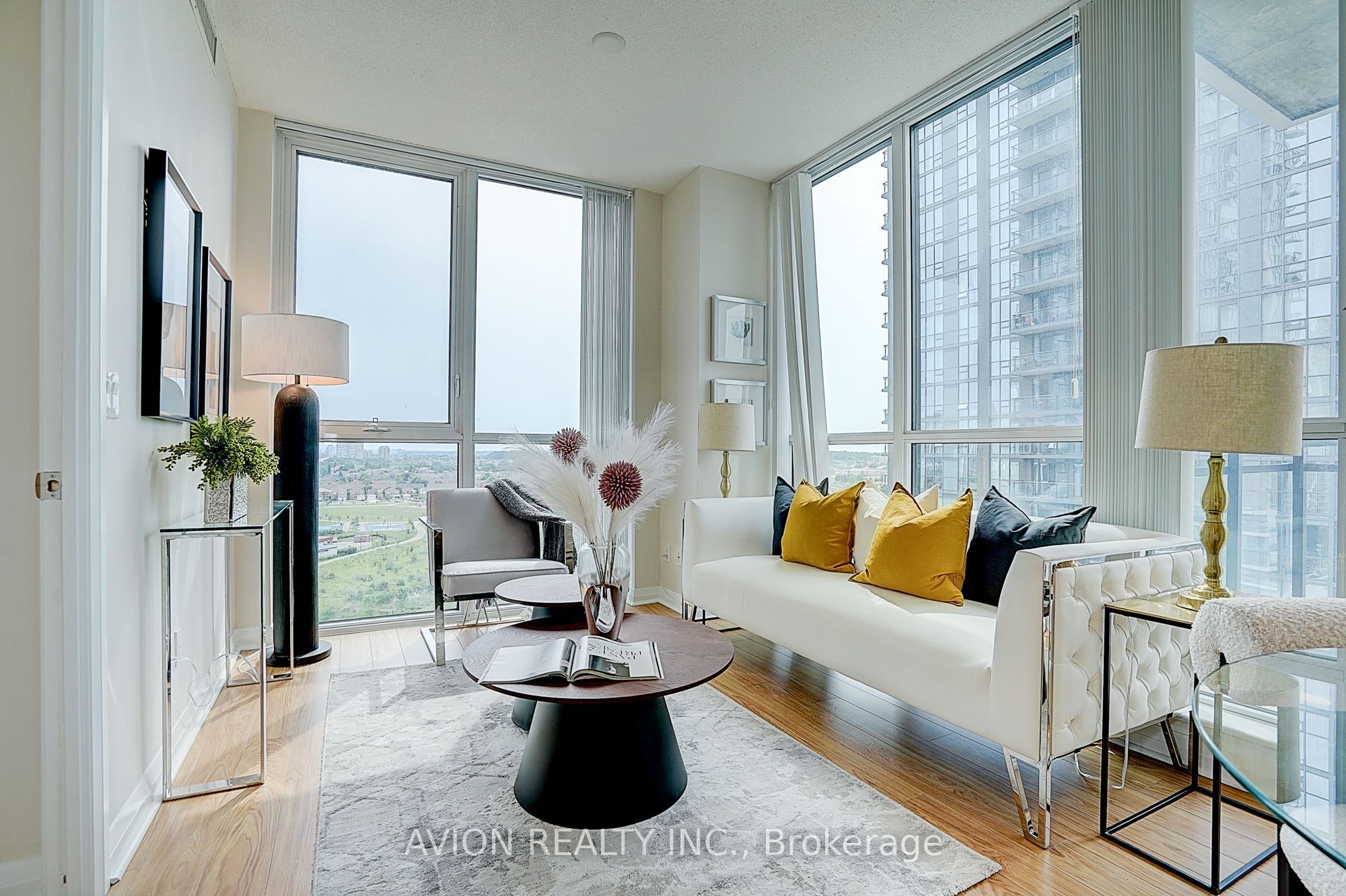 55 Eglinton Avenue W 1202, Mississauga, ON L5R 0E5 photo 3