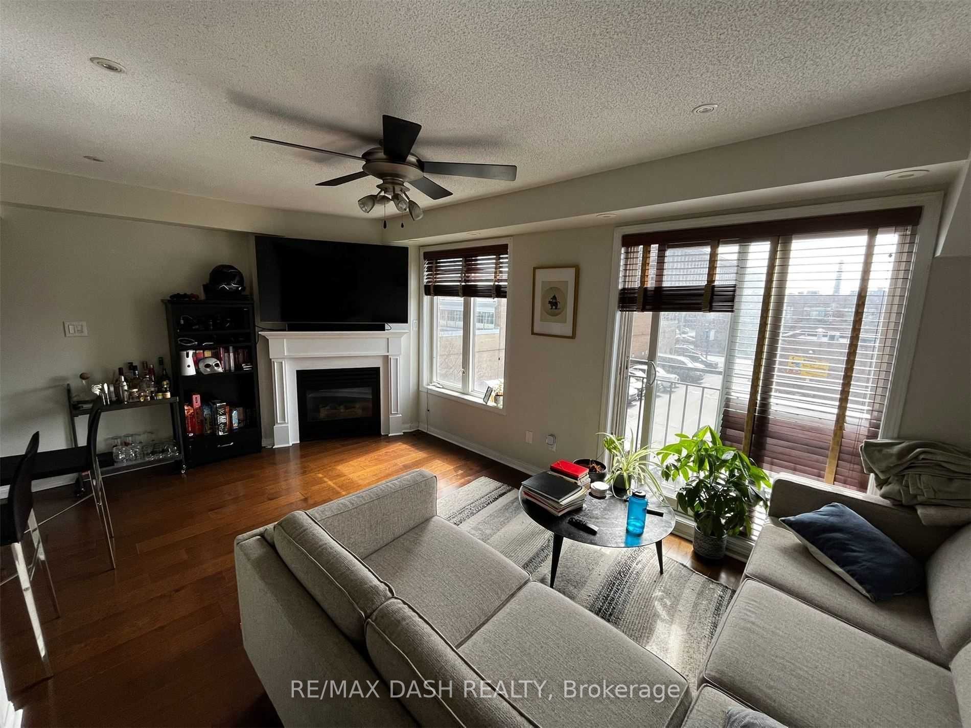10 Laidlaw Street 722, Toronto, ON M6K 1X2 photo 3