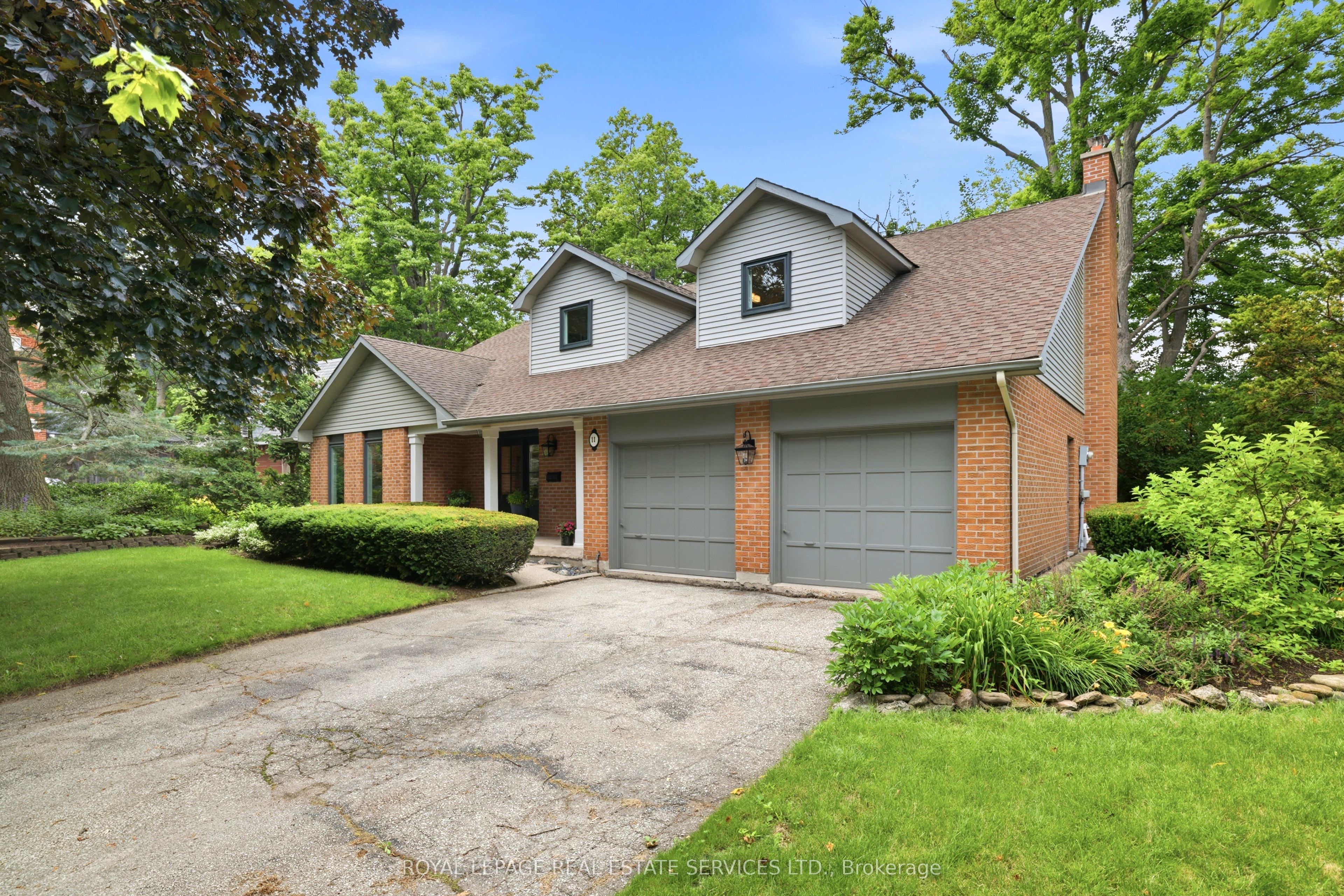 11 Regency Court, Oakville, ON L6H 2P6 photo 2
