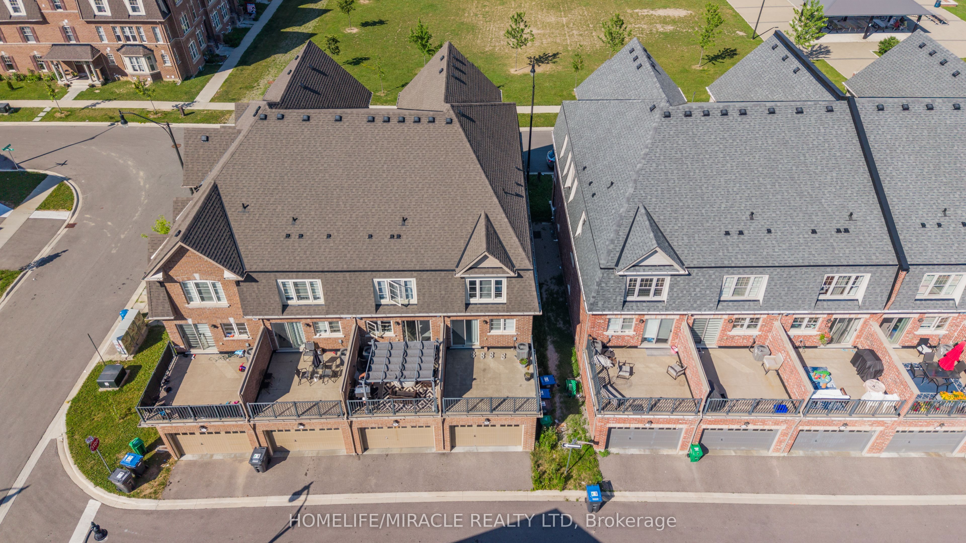 11 Finegan Circle, Brampton, ON L7A 4Z7 photo 5