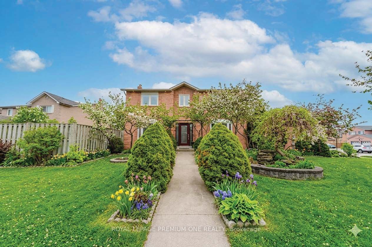 25 Sir Lancelot Court, Caledon, ON L7E 1N3