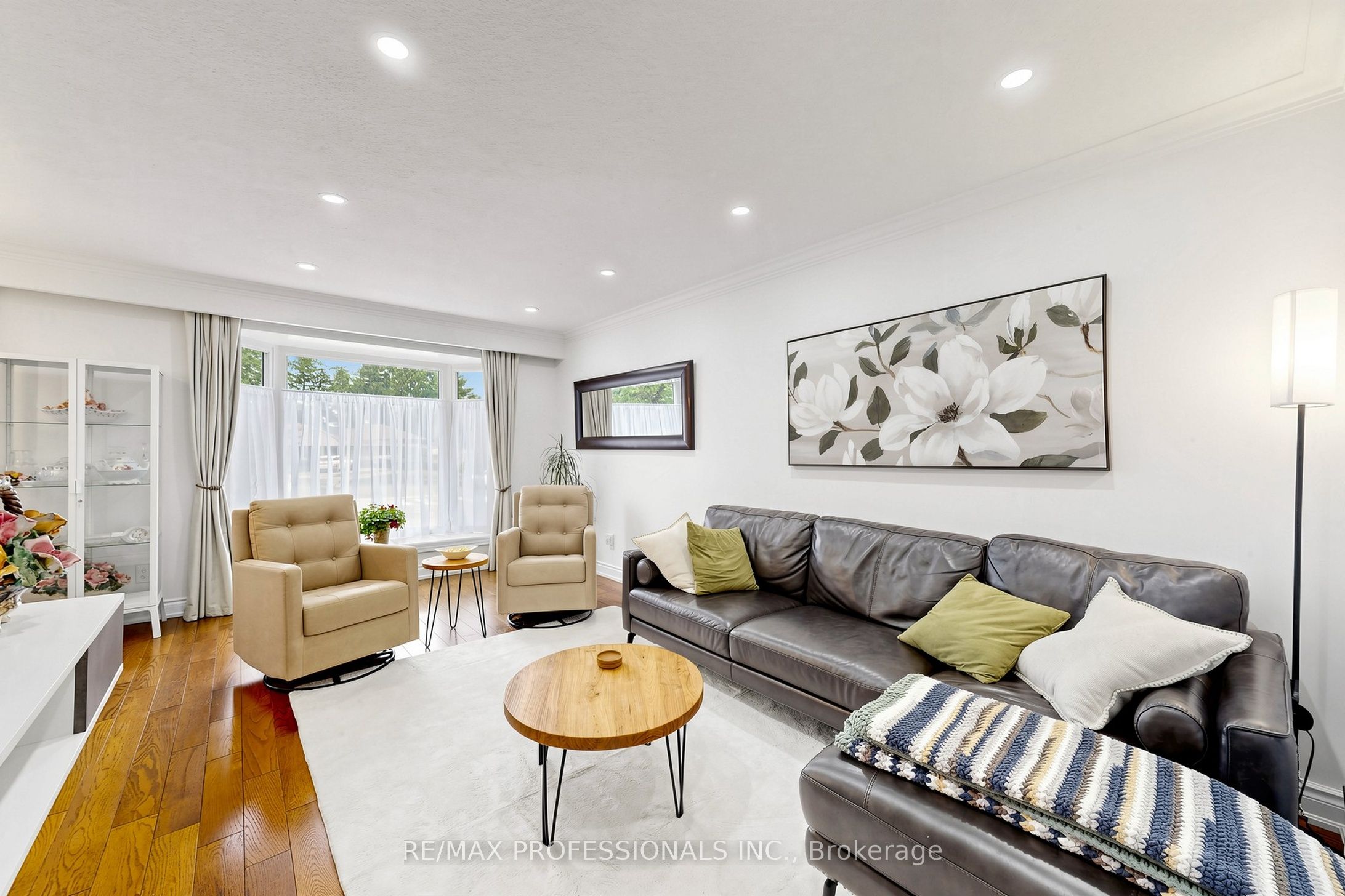 17 Barwell Crescent, Toronto, ON M9W 2W4 photo 2
