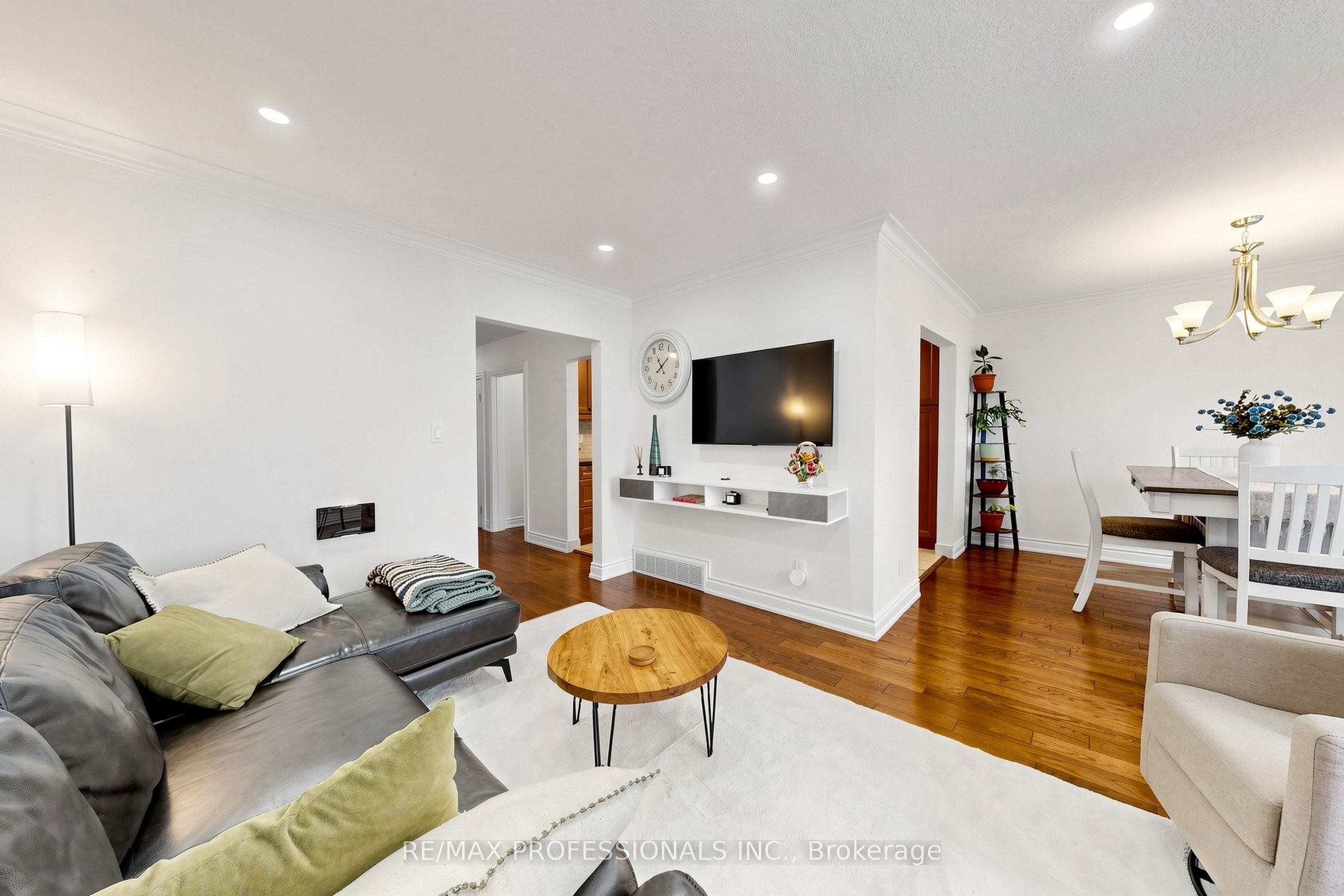 17 Barwell Crescent, Toronto, ON M9W 2W4 photo 4