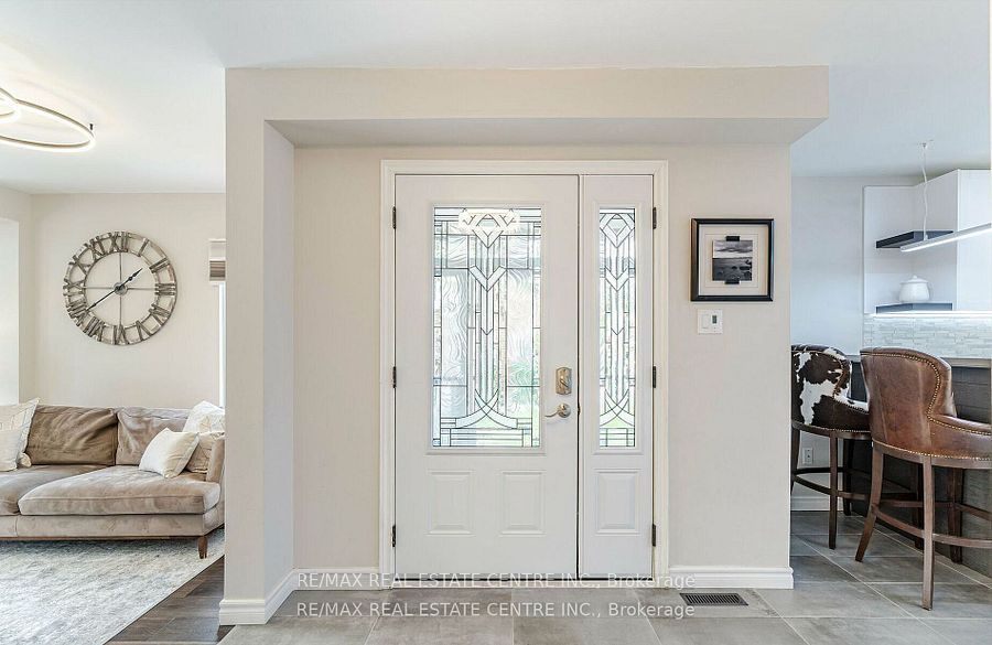2046 Glenada Crescent, Oakville, ON L6H 4M3 photo 5