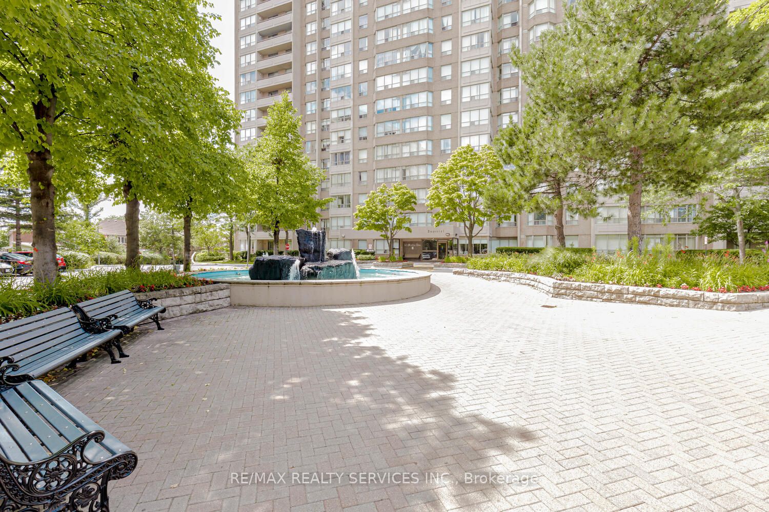 30 Malta Avenue 308, Brampton, ON L6Y 4S5 photo 2