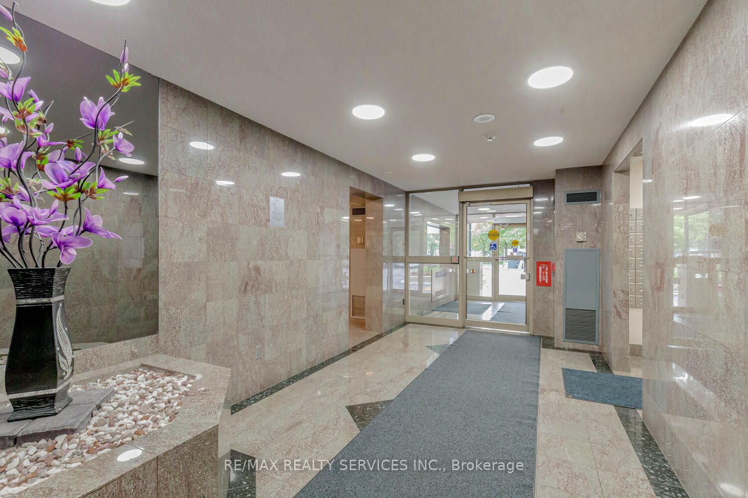 30 Malta Avenue 308, Brampton, ON L6Y 4S5 photo 4