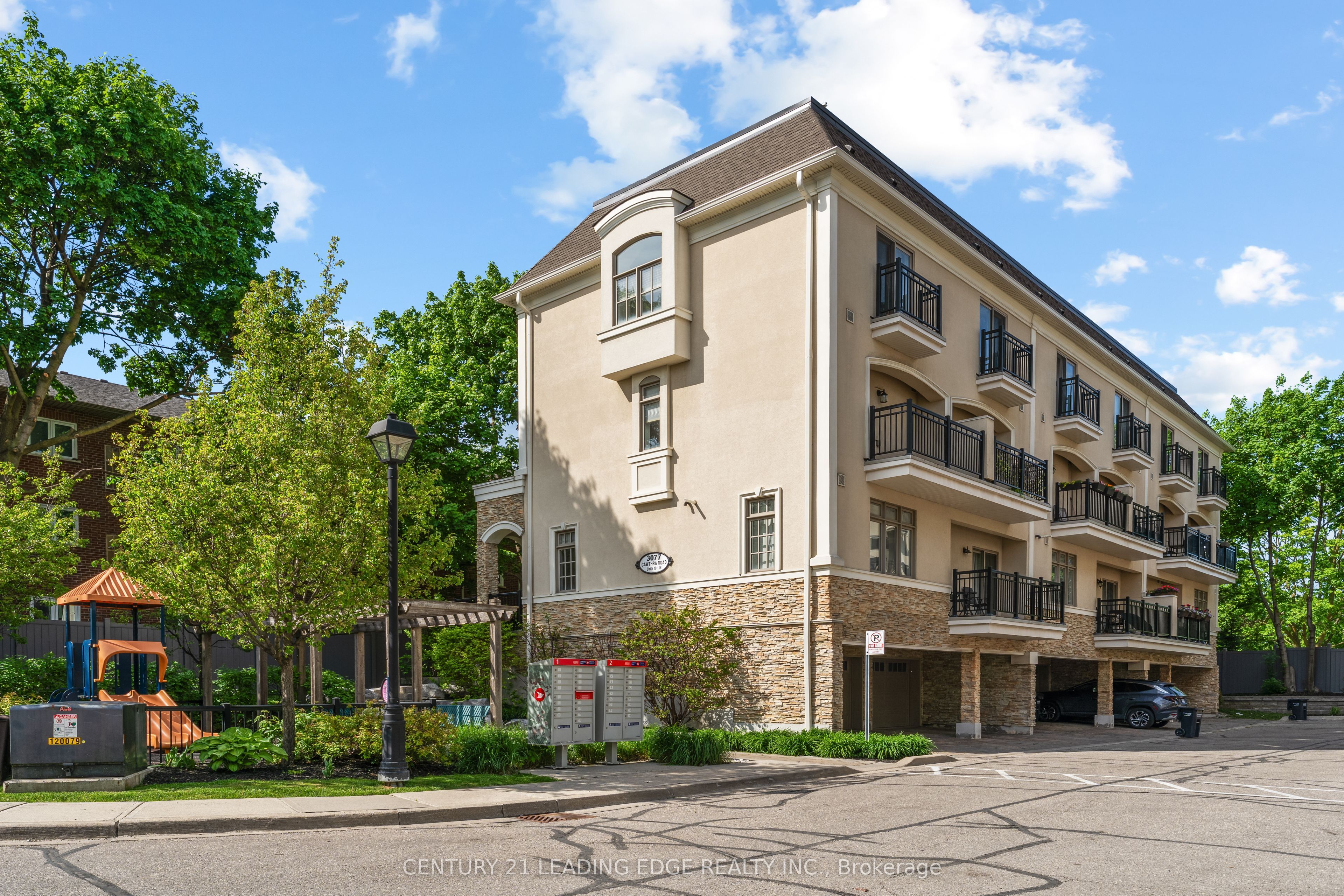 3077 Cawthra Road 18, Mississauga, ON L5A 2X4 photo 3