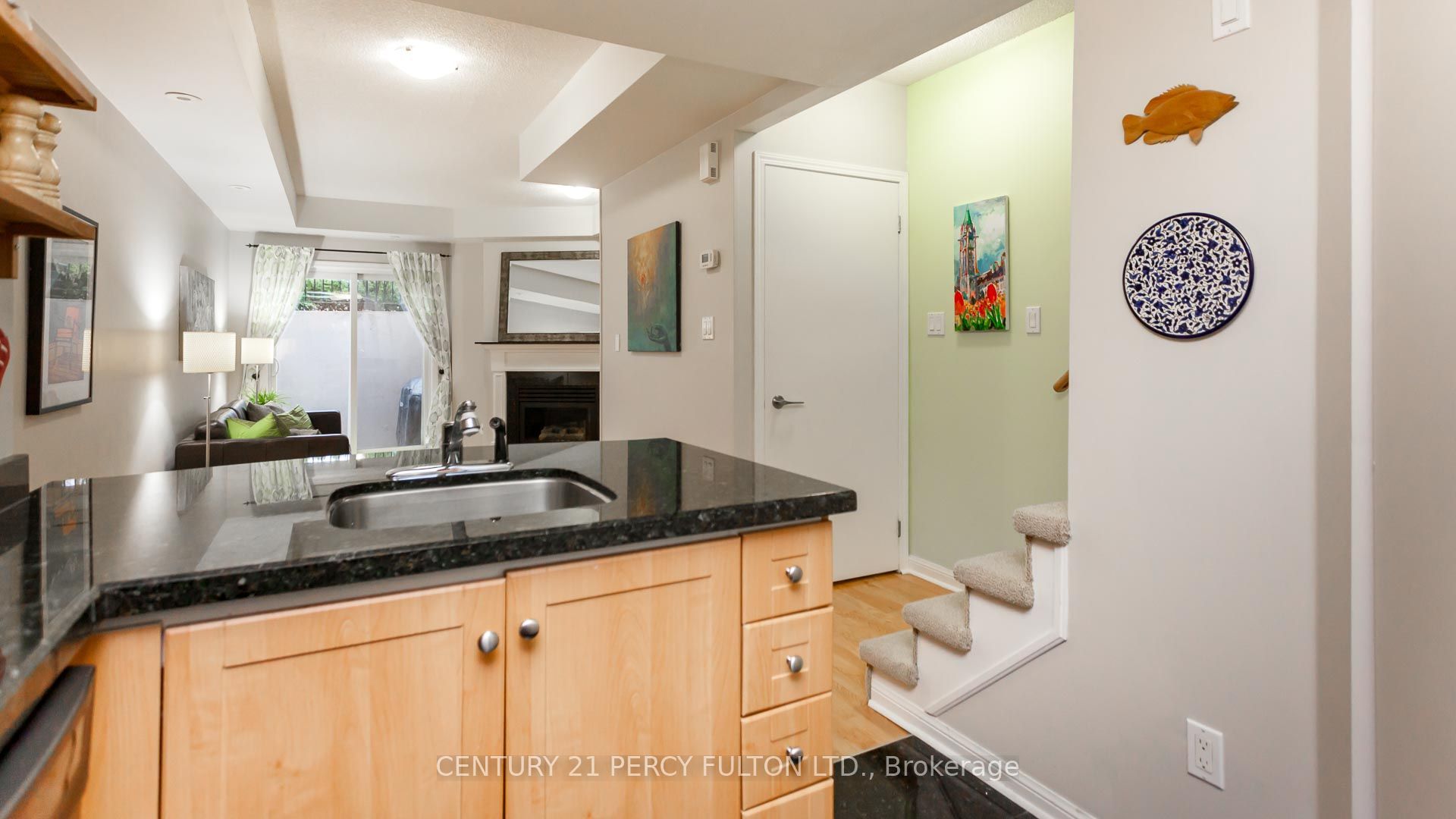 20 Machells Avenue N 112, Toronto, ON M6K 3H8 photo 5