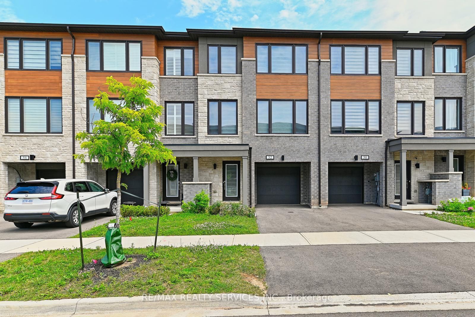 52 Humberstone Drive, Halton Hills, ON L7G 0P6