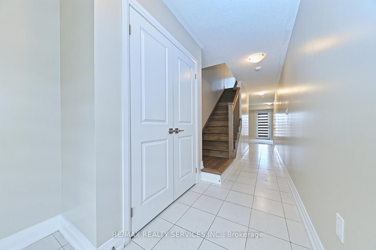 52 Humberstone Drive, Halton Hills, ON L7G 0P6 photo 4