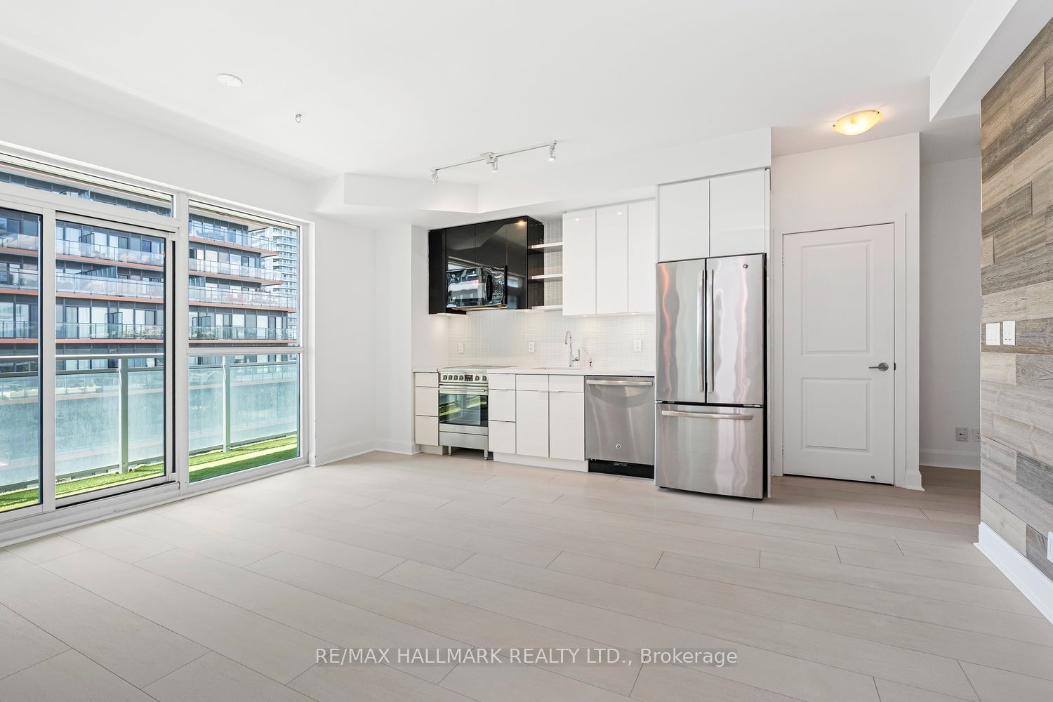 33 Shore Breeze Drive 701, Toronto, ON M8V 0G1 photo 5