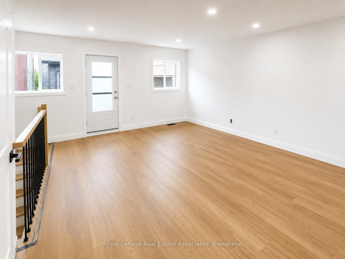 17 White Avenue 1 GS, Toronto, ON M6N 1S7 photo 3