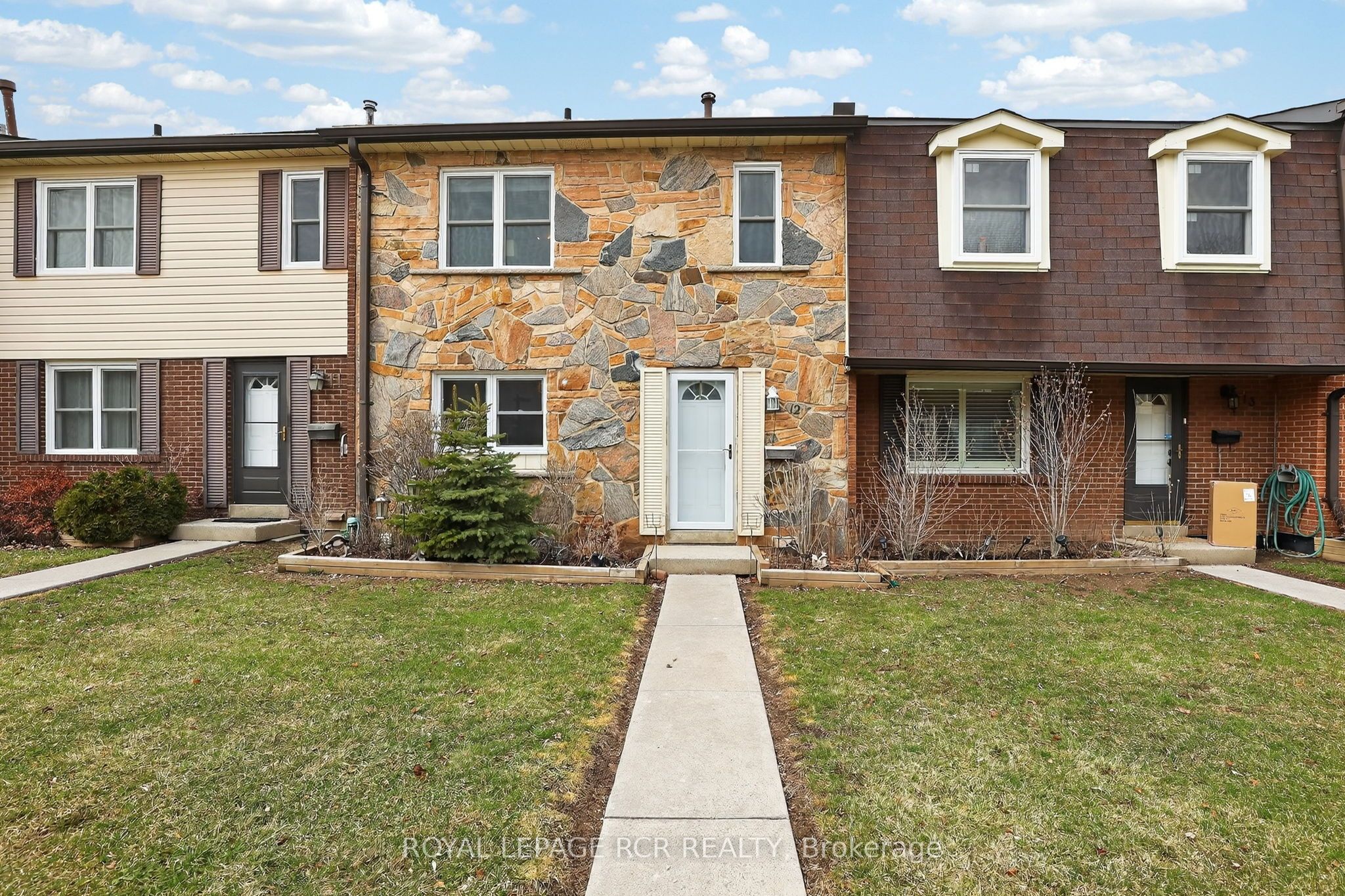 2825 Gananoque Drive 12, Mississauga, ON L5N 1V6 photo 3