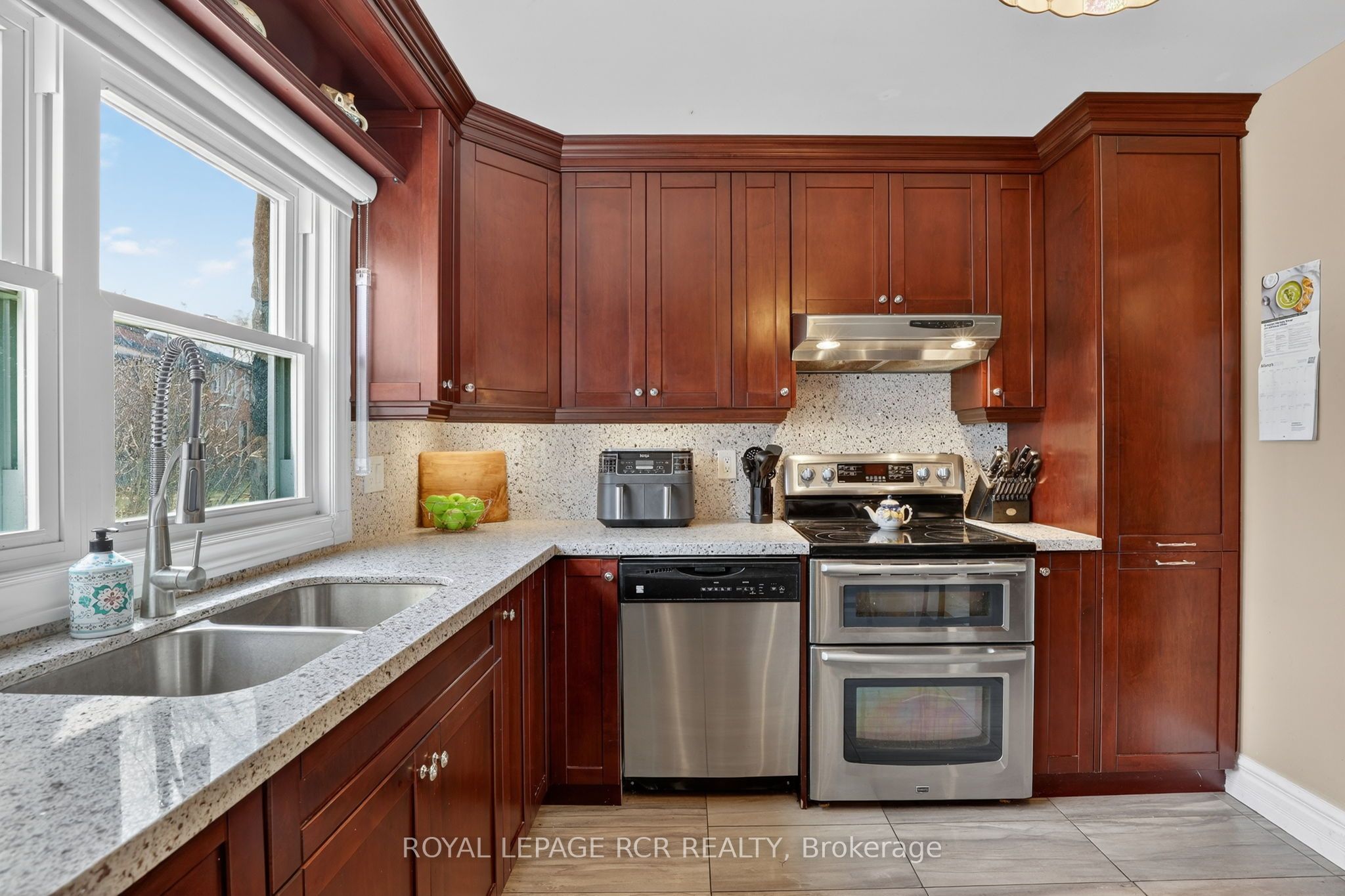 2825 Gananoque Drive 12, Mississauga, ON L5N 1V6 photo 5