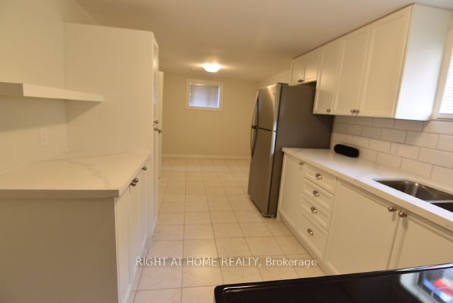 9 Elnathan Crescent Bsmt, Toronto, ON M9L 2G2 photo 4