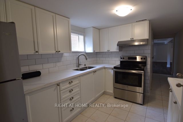 9 Elnathan Crescent Bsmt, Toronto, ON M9L 2G2 photo 5