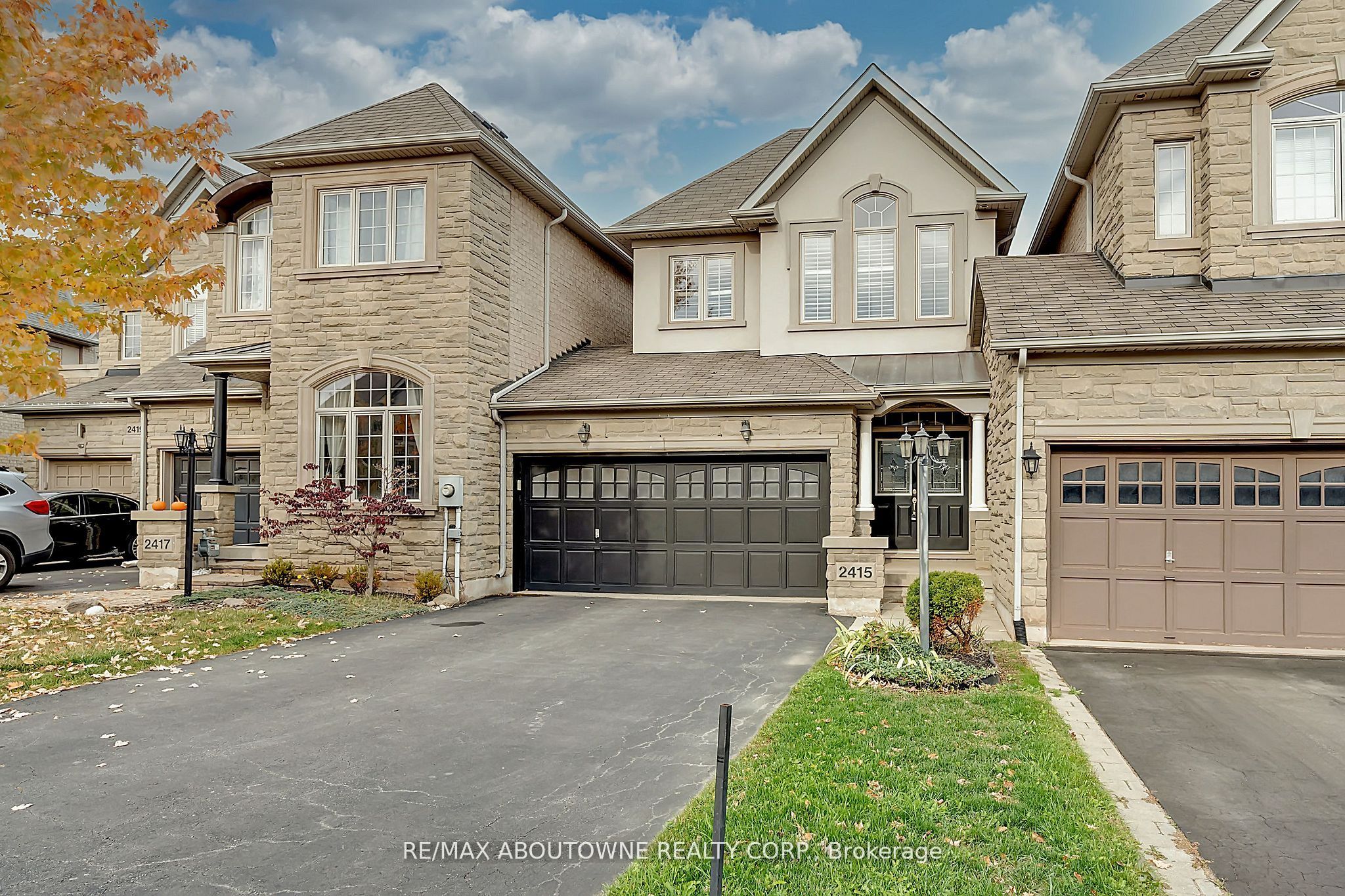 2415 Presquile Drive, Oakville, ON L6H 0A7 photo 2