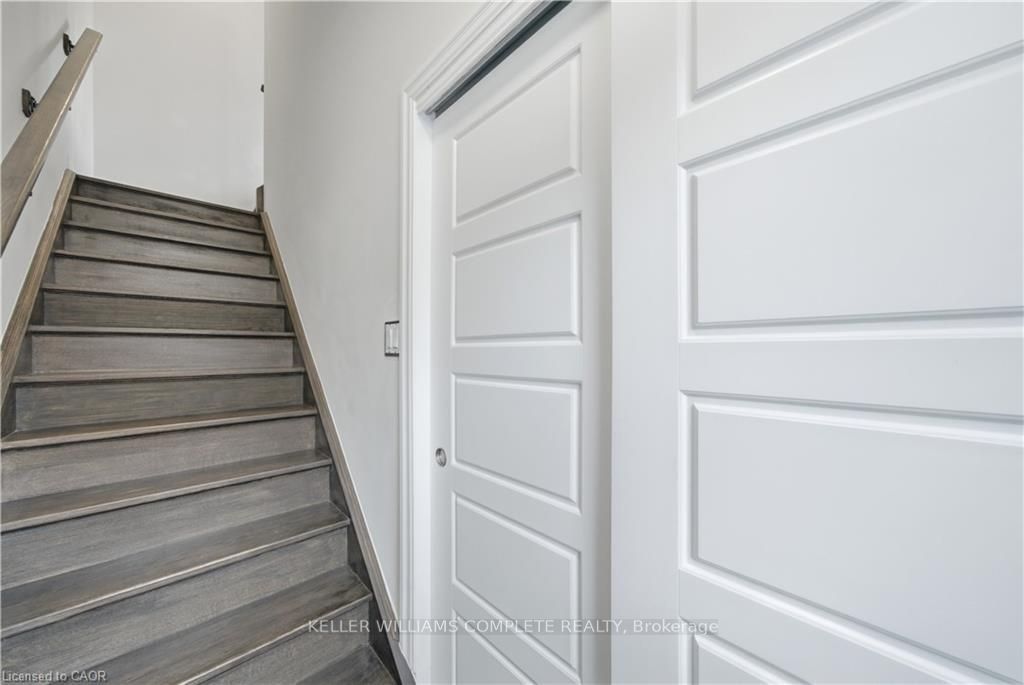 70 PLAINS Road W 10, Burlington, ON L7T 0B6 photo 4