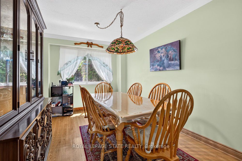 2440 Cyprus Avenue, Burlington, ON L7P 1G6 photo 4