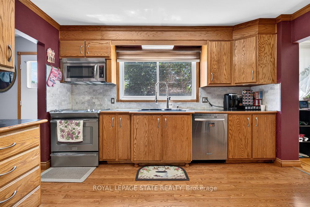2440 Cyprus Avenue, Burlington, ON L7P 1G6 photo 5