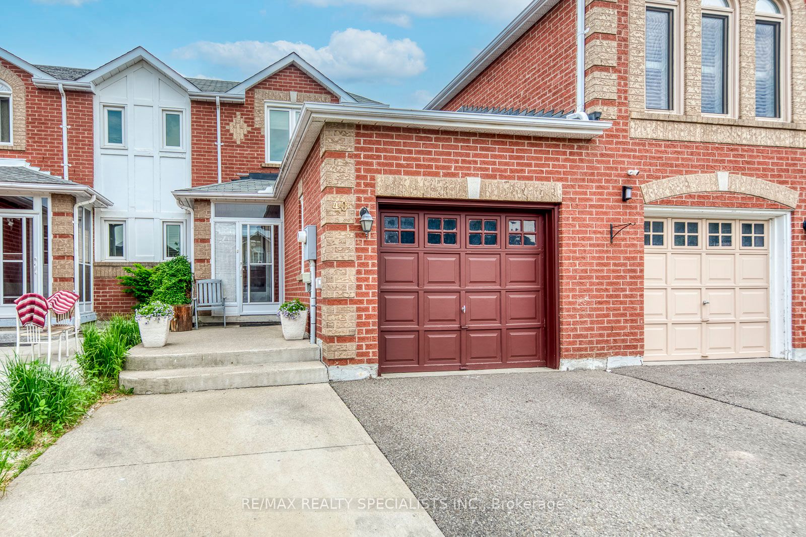 40 Mannel Crescent, Brampton, ON L6Y 5E2 photo 2