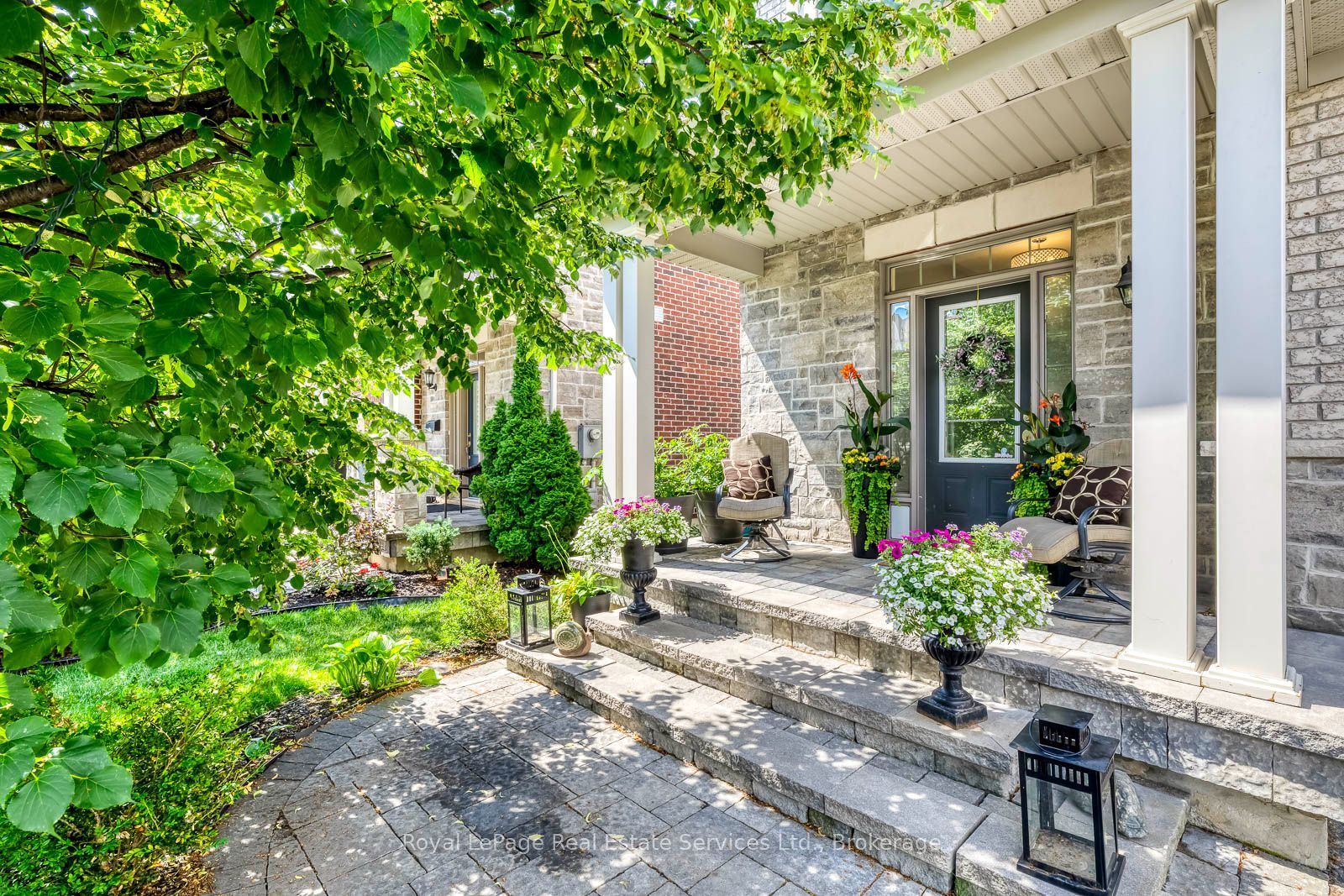 23 Diamond Leaf Lane, Halton Hills, ON L7G 0G7 photo 2