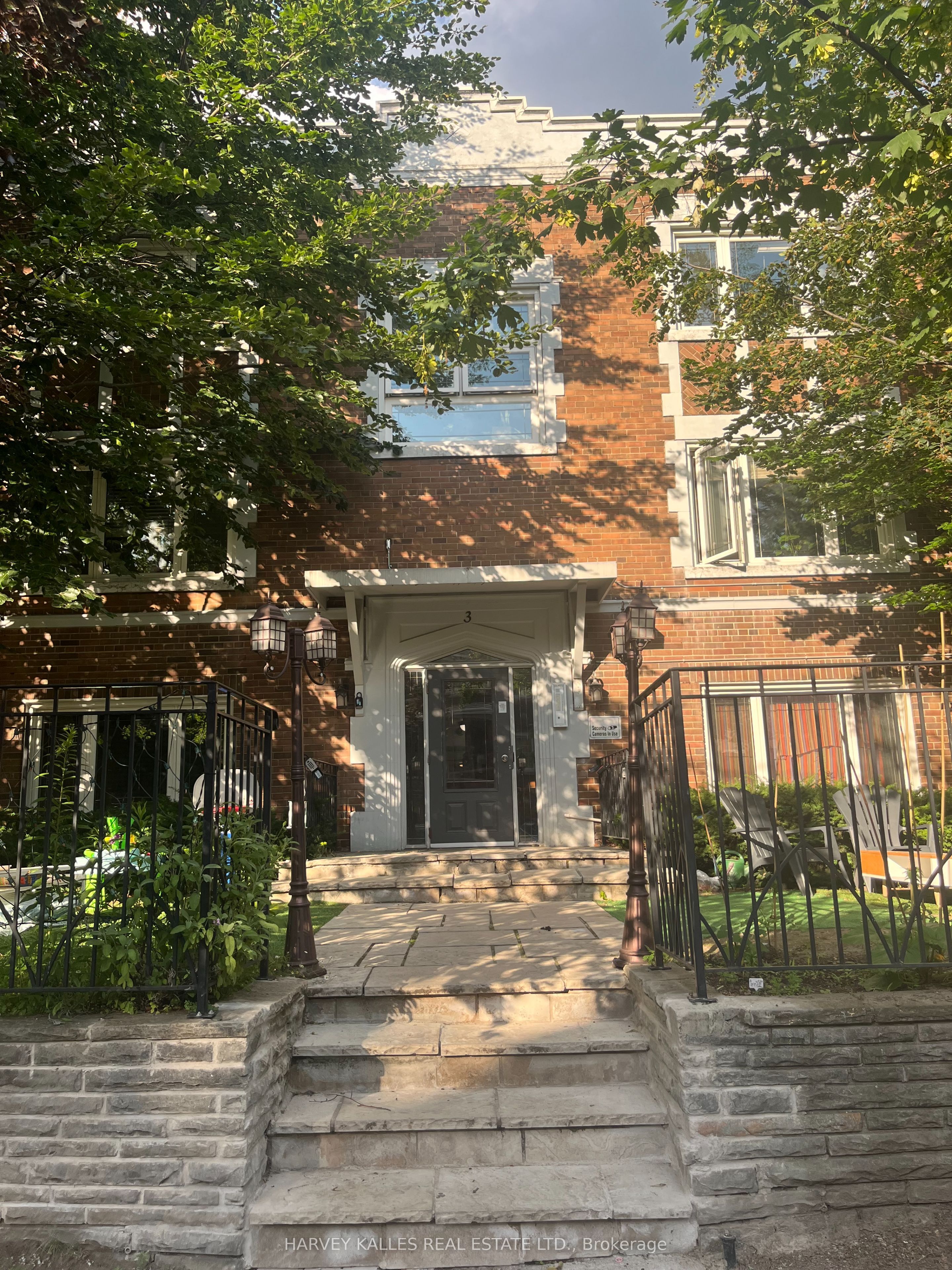 3 Elm Grove Avenue 31, Toronto, ON M6K 2H9