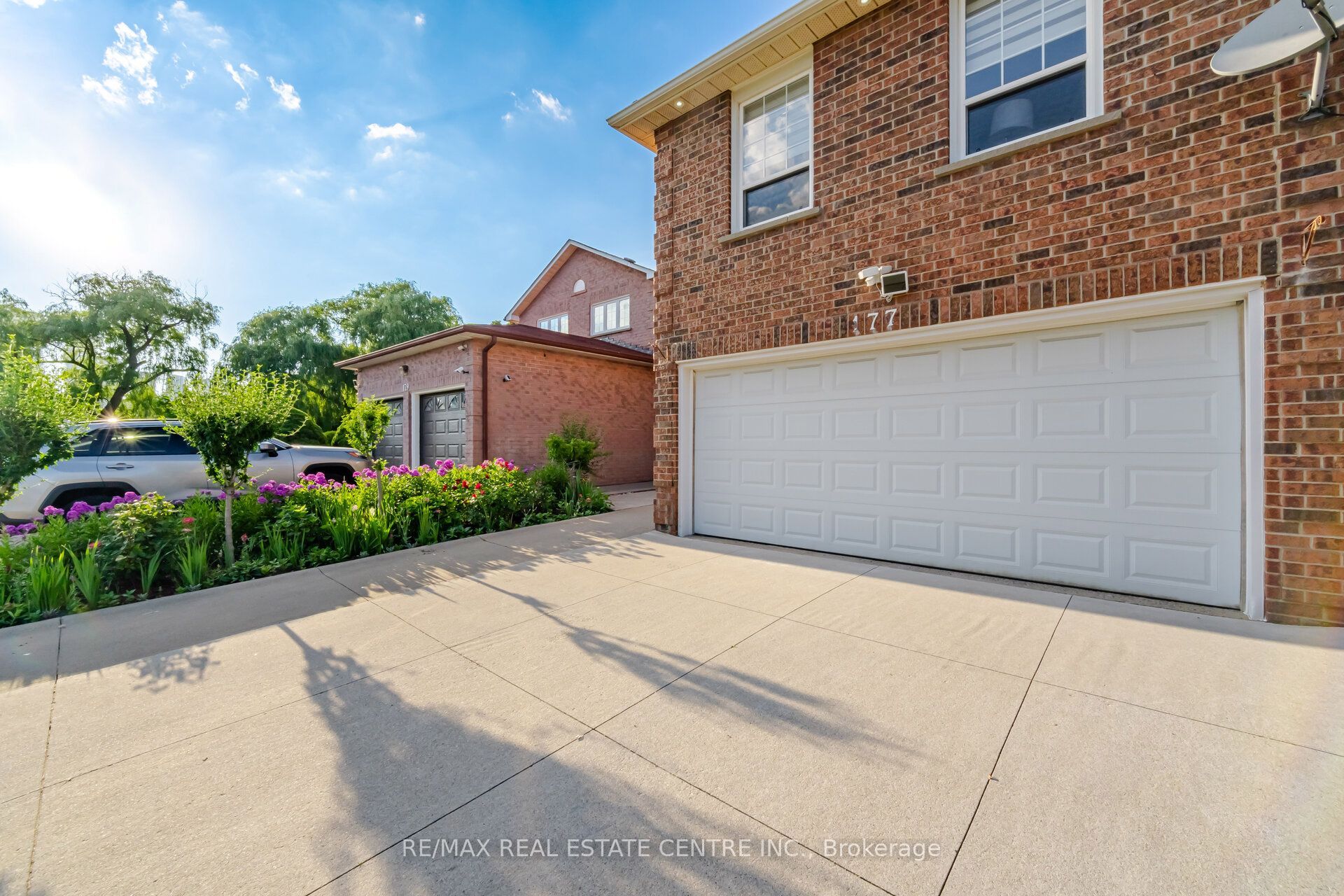 177 Surbray Grove, Mississauga, ON L5B 2E2 photo 3