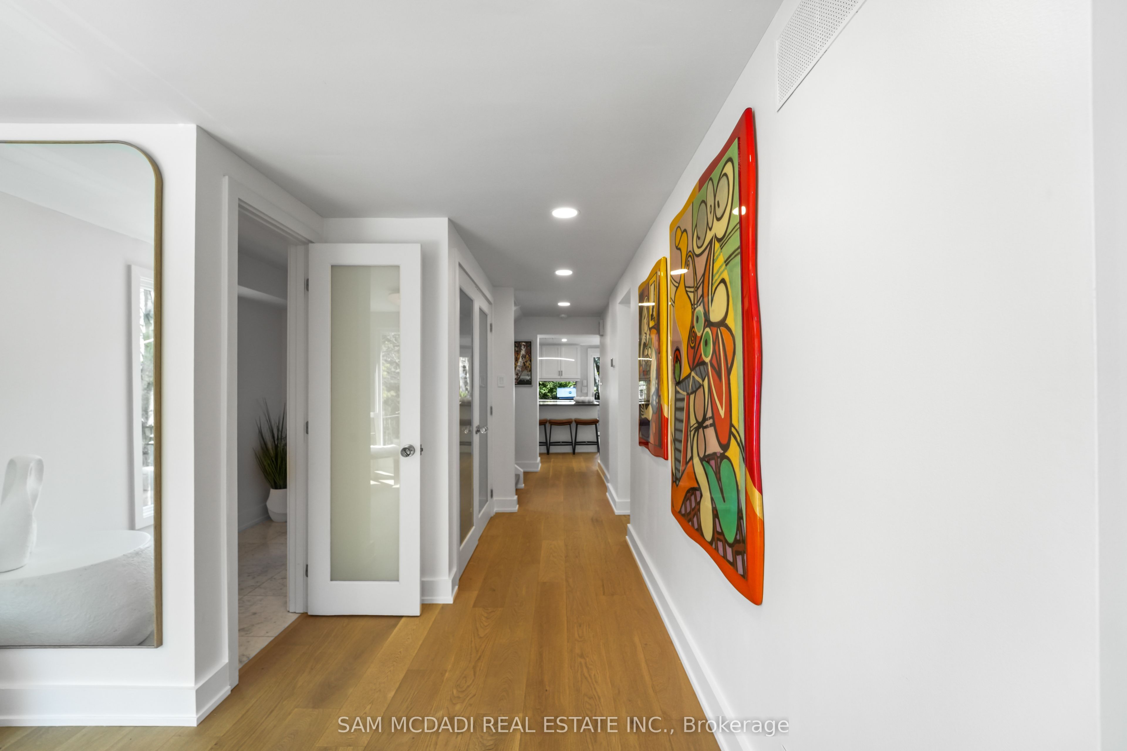 1273 Queen Victoria Avenue, Mississauga, ON L5H 3H2 photo 4